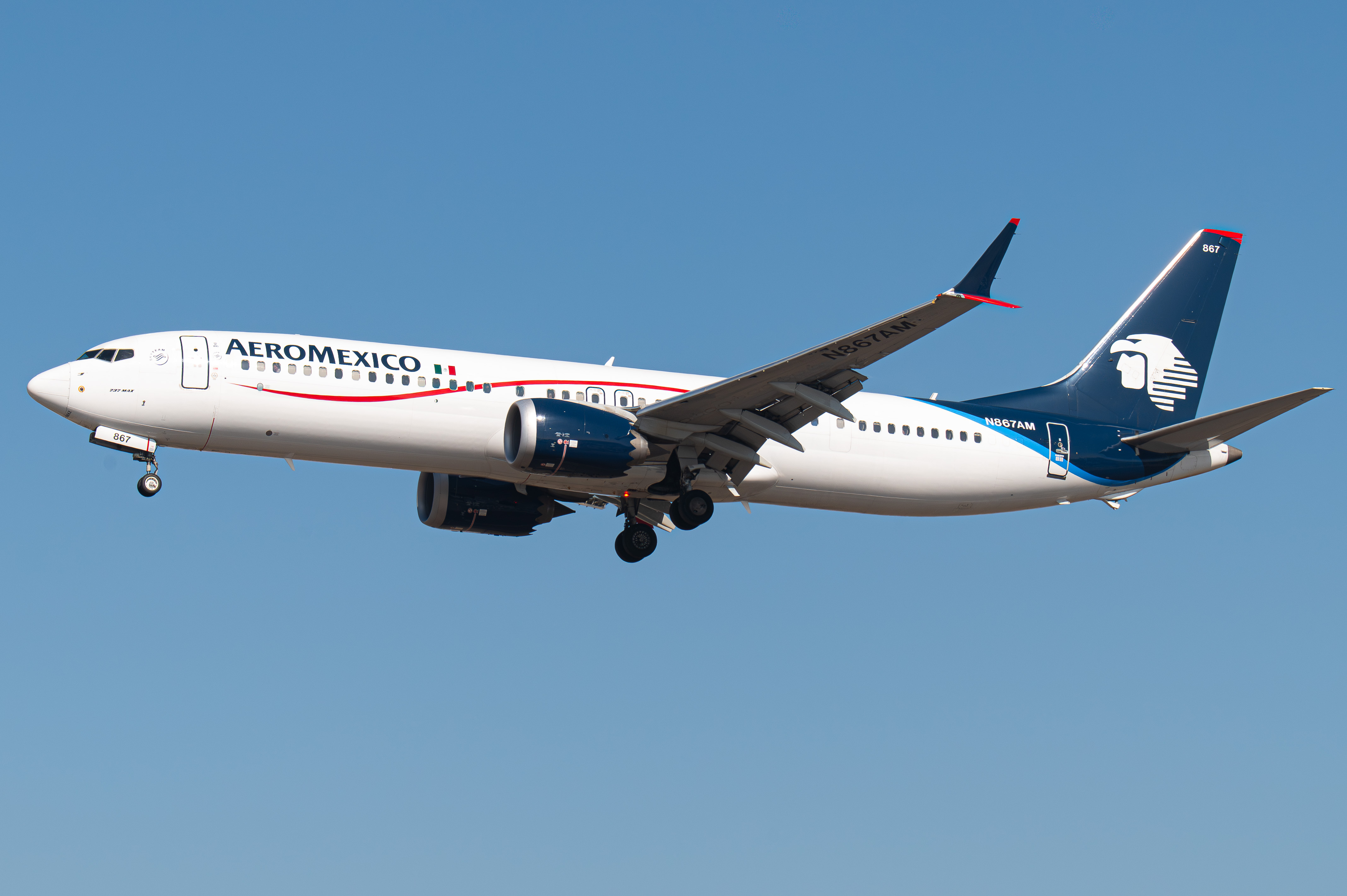 Full size: Aeromexico Boeing 737 MAX 9 N867AM at Los Angeles International Airport