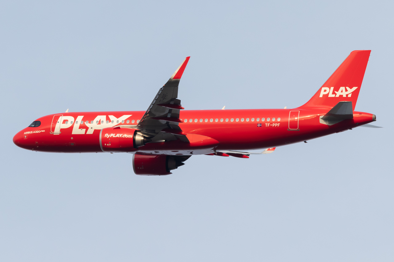Full size: Play Airbus A320NEO TF-PPF at Keflavik International Airport