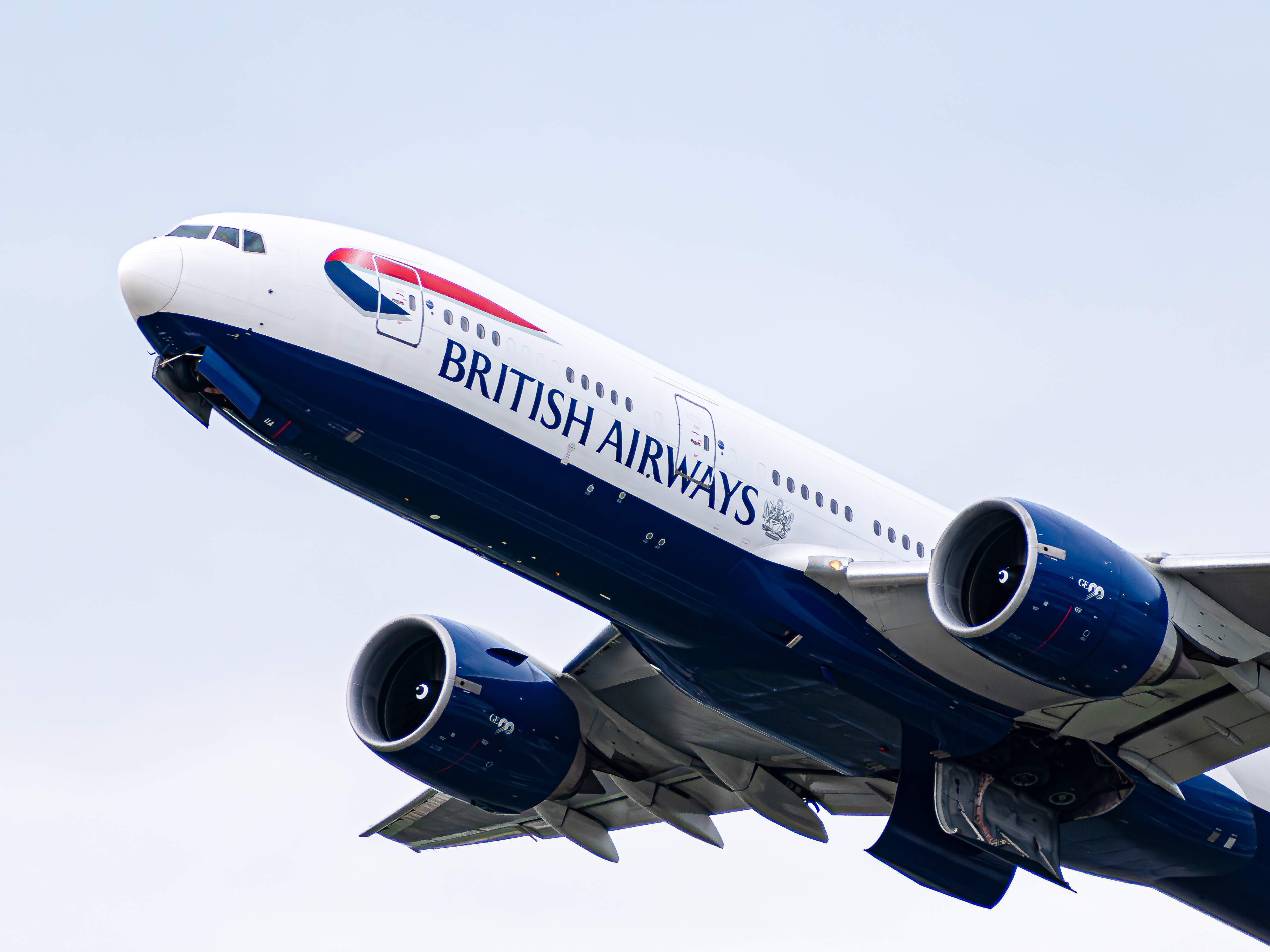 Full size: British Airways Boeing 777-200ER G-VIIA at London Heathrow International Airport