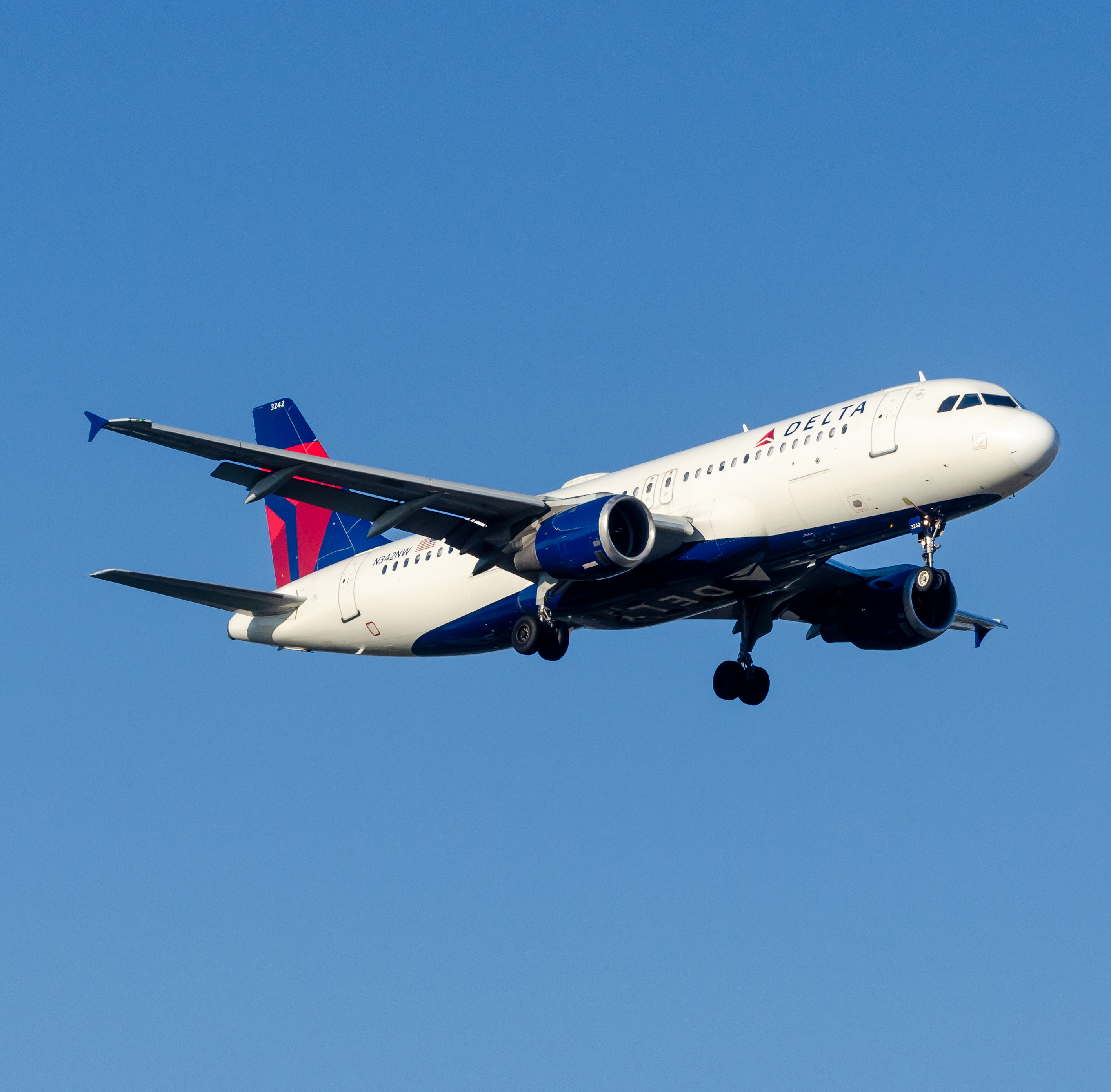 Full size: Delta Airlines Airbus A320 N342NW at Newark Liberty International Airport