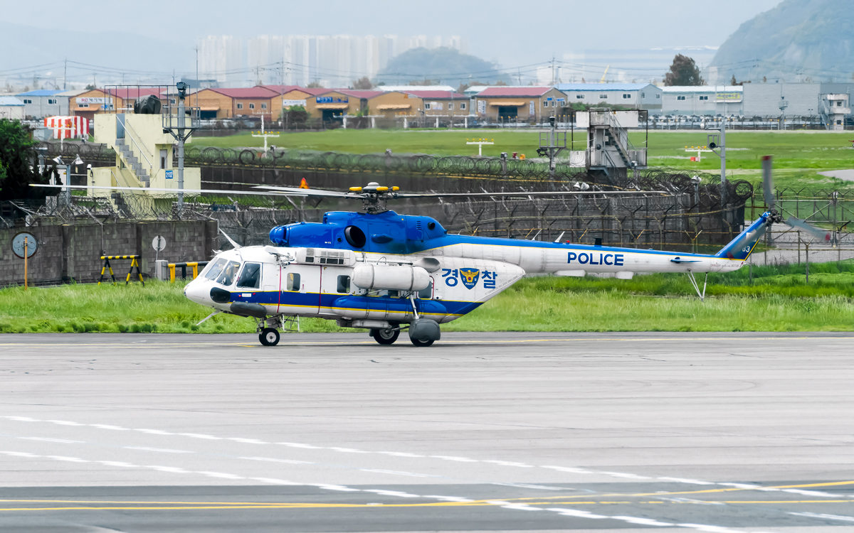 Full size: Korean National Police Mil Mi-172 983 at Gimhae International Airport