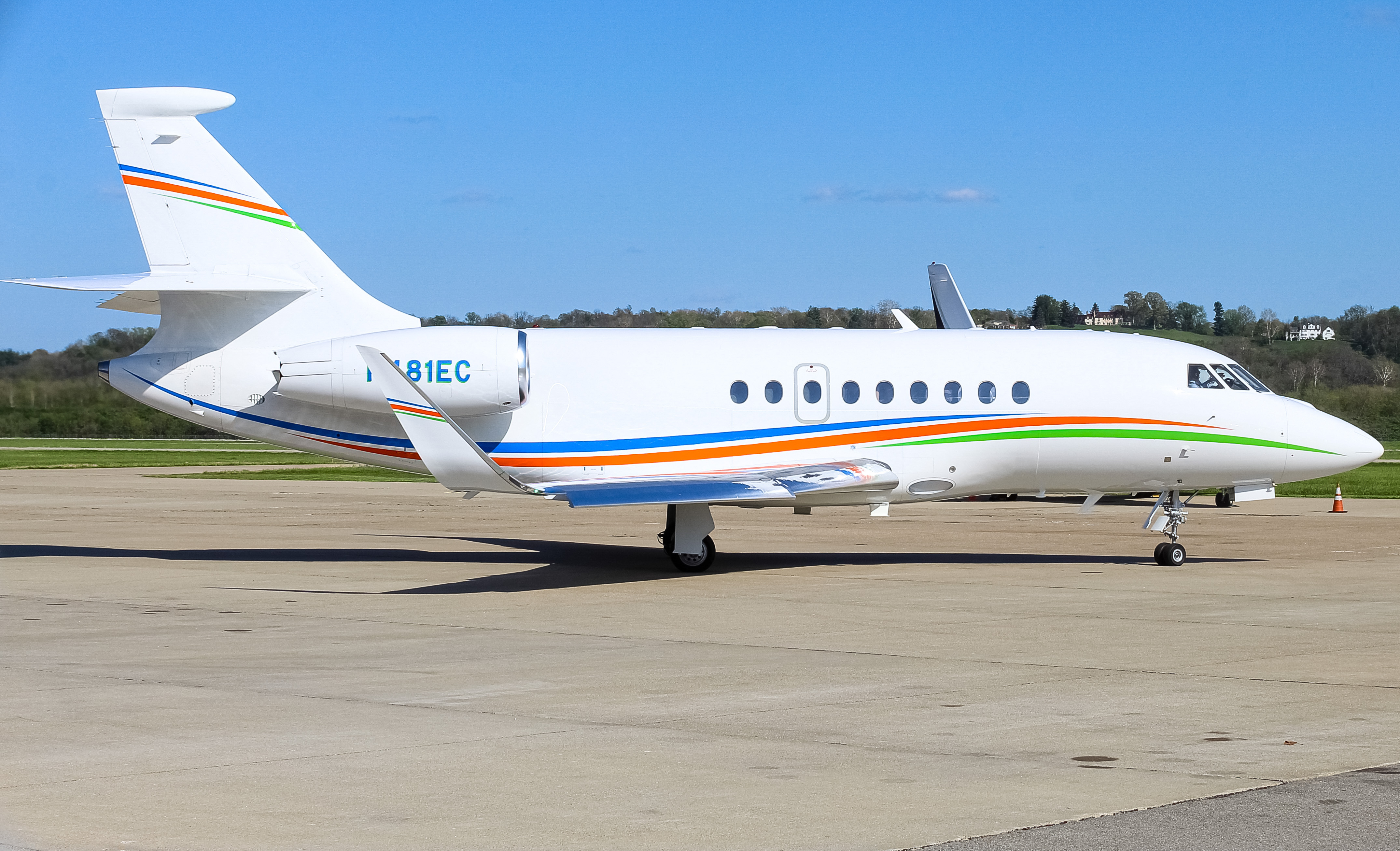 Full size: PRIVATE  Dassault Falcon 2000EX N481EC at Cincinnati Municipal Airport/Lunken Field