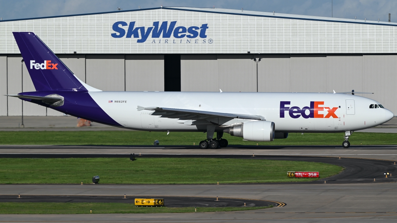 Full size: FedEx Airbus A300F-600 N662FE at Will Rogers World Airport