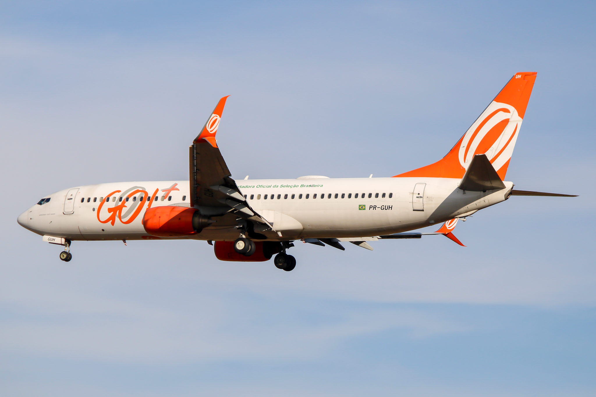 Full size: GOL Linhas Aereas Boeing 737-800 PR-GUH at Sao Paulo Guarulhos International Airport