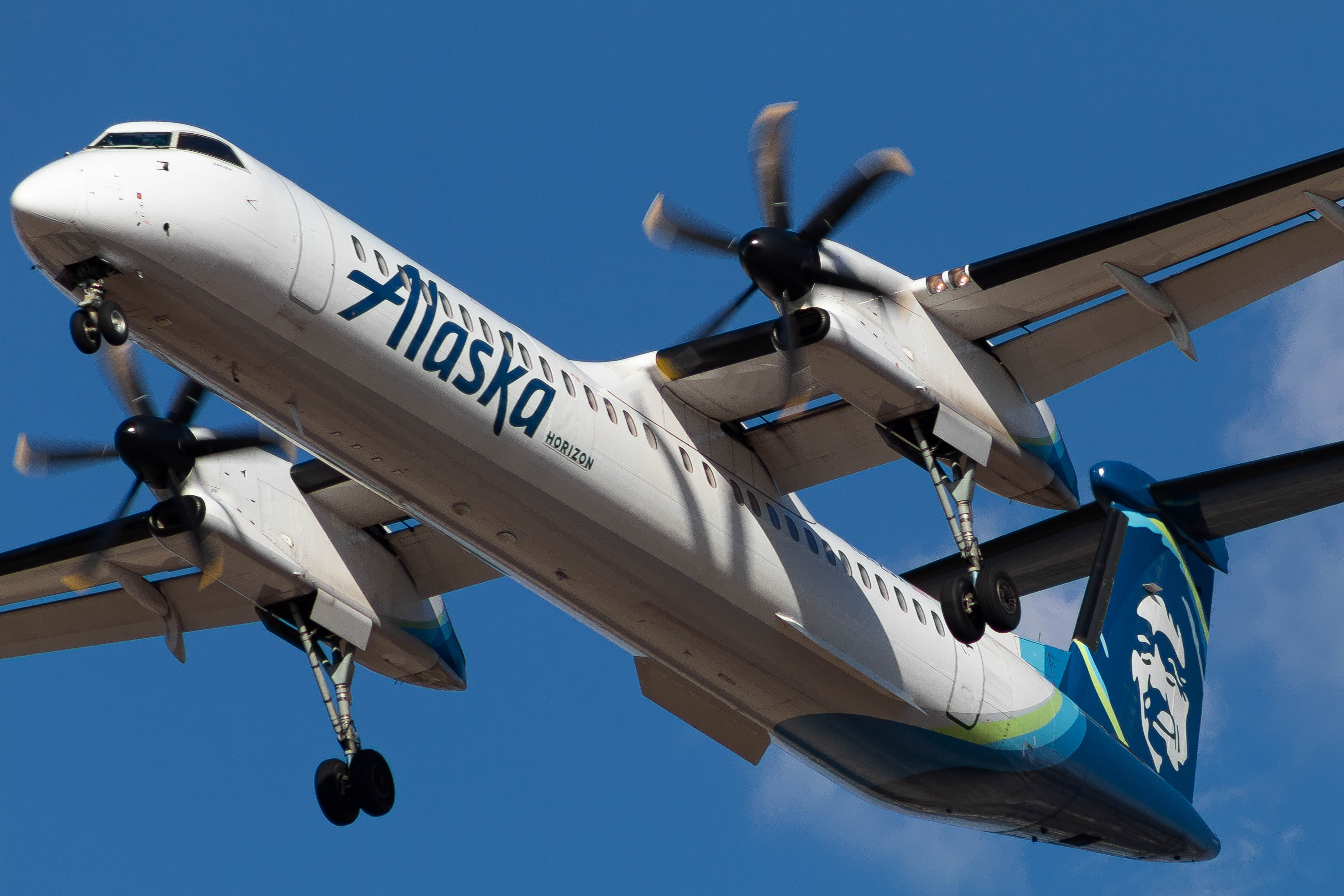 Full size: Alaska Airlines De Havilland DHC-8 N442QX at Boise Air Terminal/Gowen Field