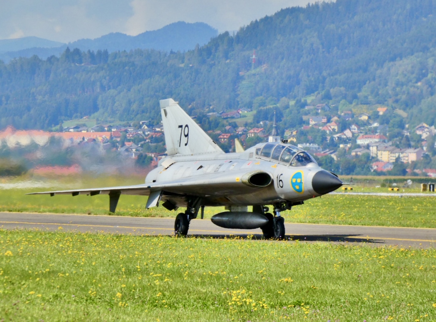 Full size: Swedish Air Force Historic Flight Saab SK35C SE-DXP at 