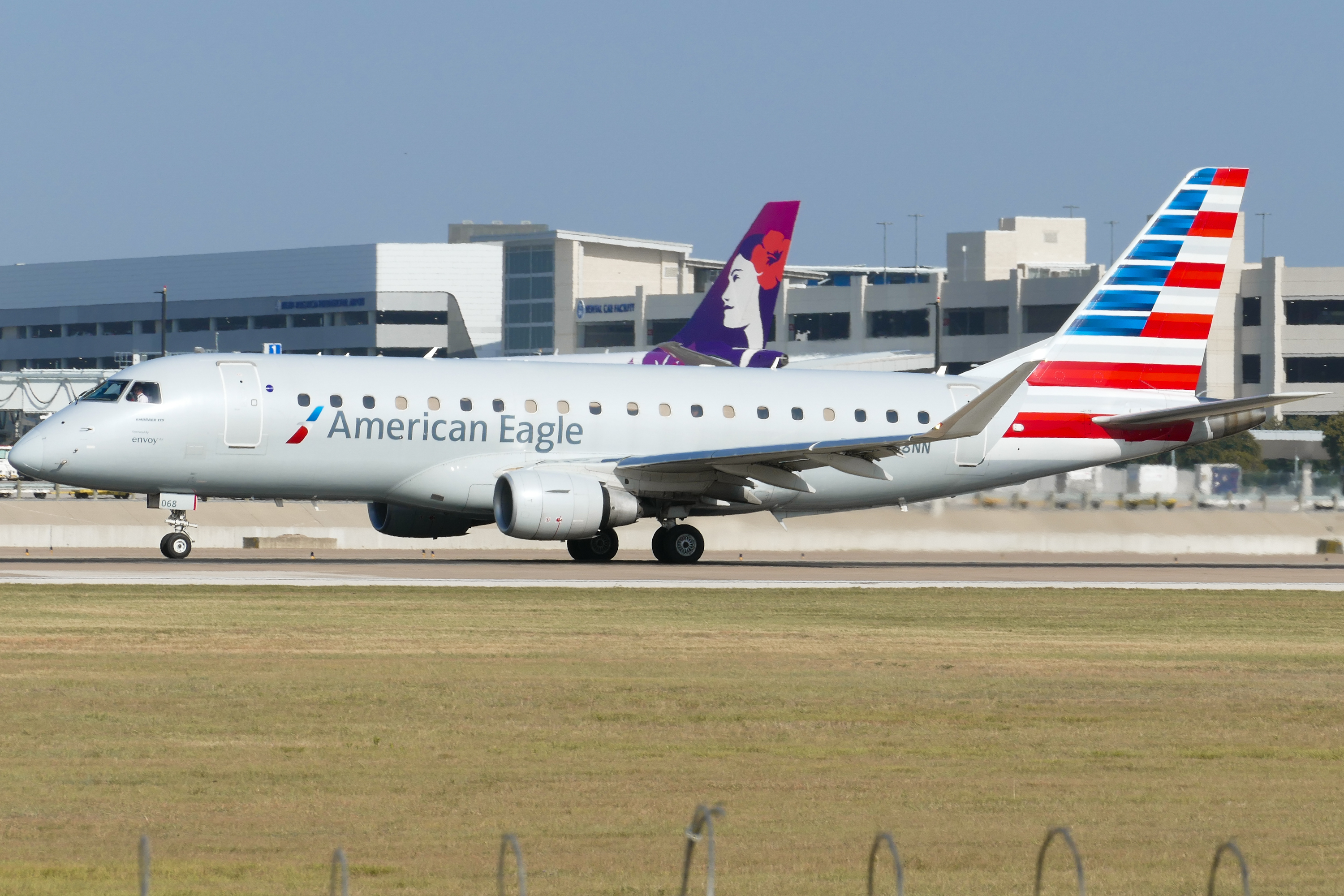 Full size: American Eagle Embraer E175LR N268NN at Austin-Bergstrom International Airport