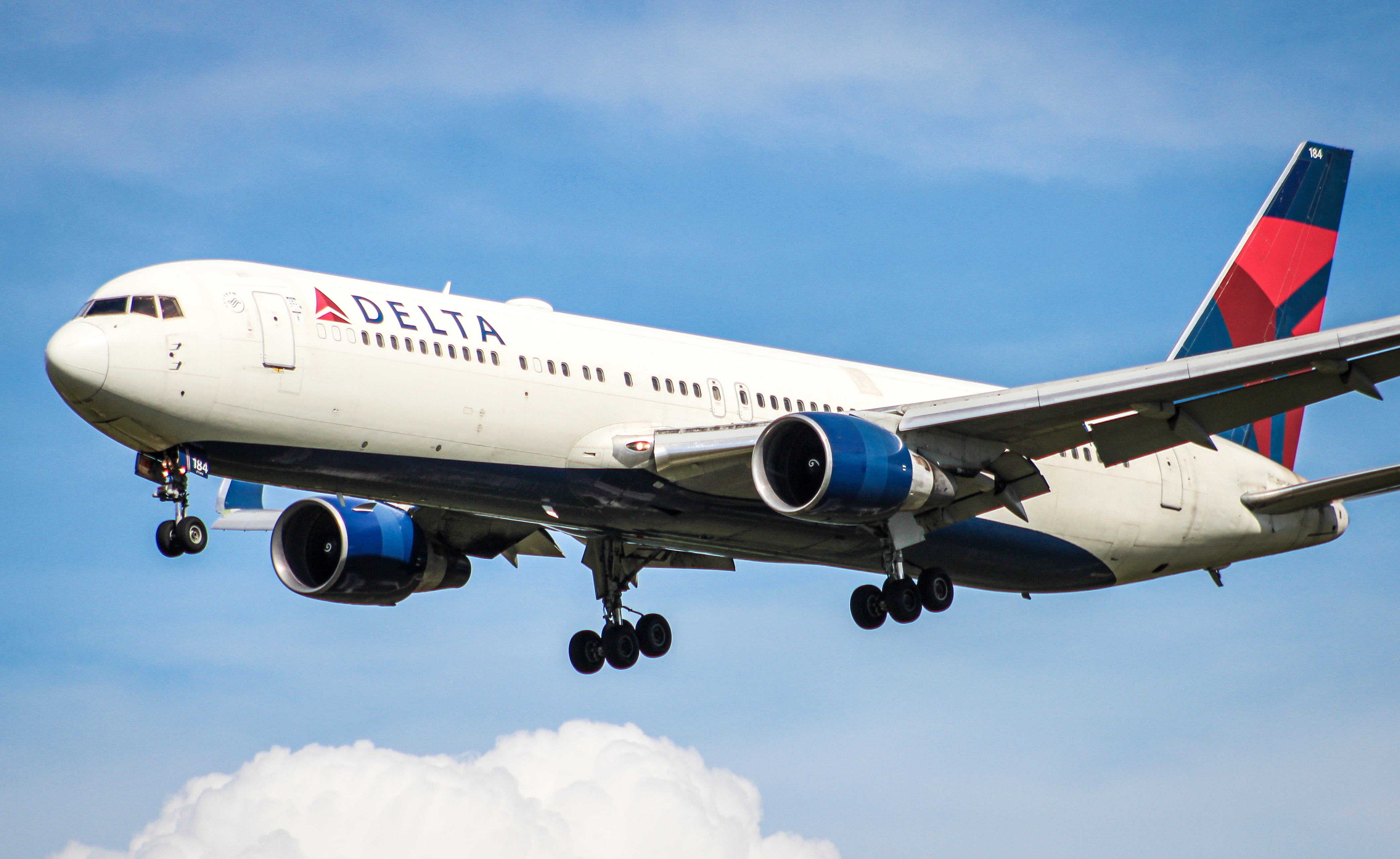 Full size: Delta Airlines Boeing 767-300ER N184DN at Baltimore/Washington International Thurgood Marshall Airport