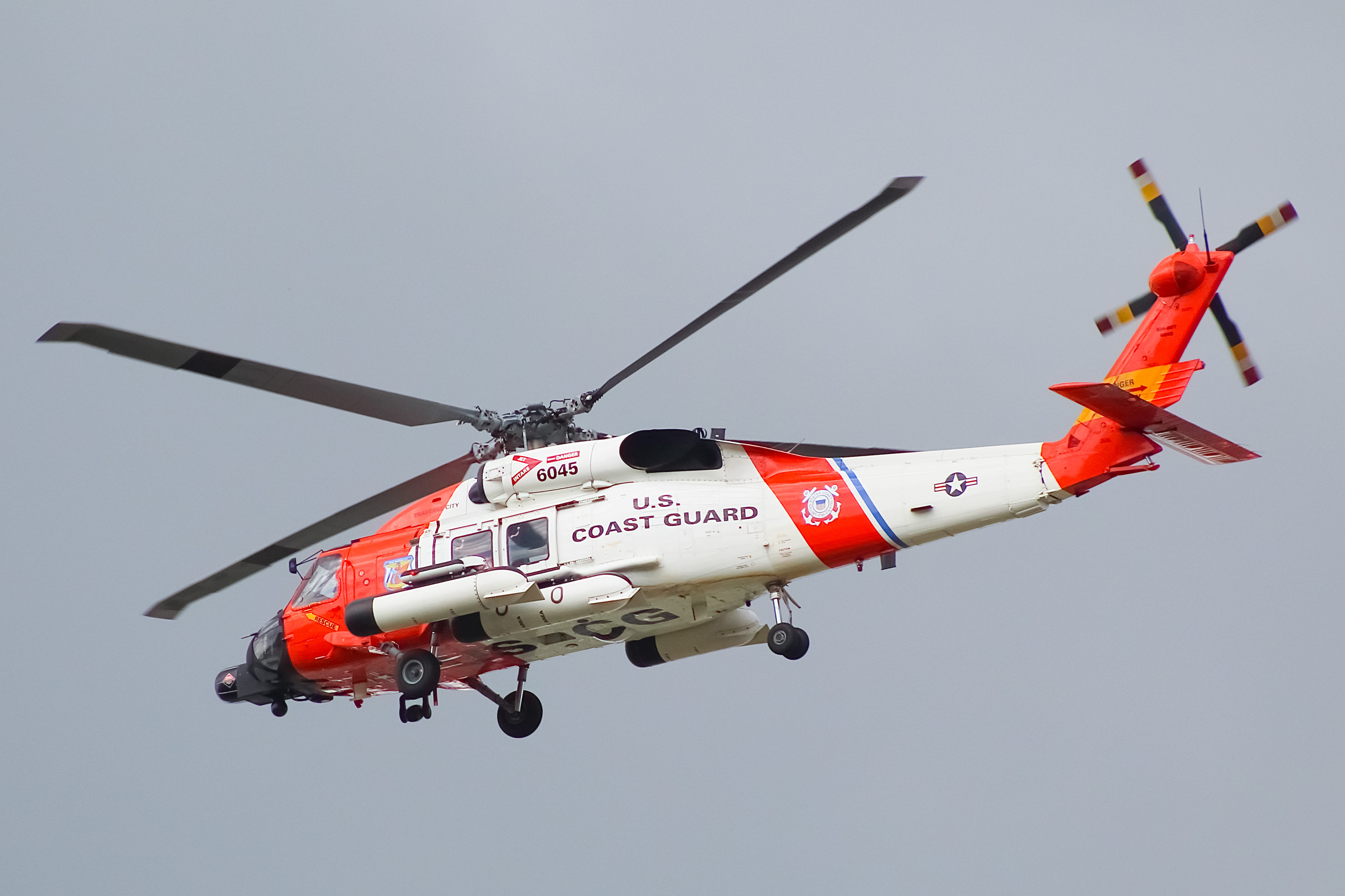 Full size: USCG Sikorsky MH-60T Jayhawk 6045 at General Mitchell International Airport