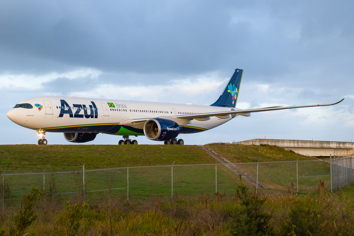 Full size: Azul  Airbus A330-900 PR-ANY at Orlando International Airport