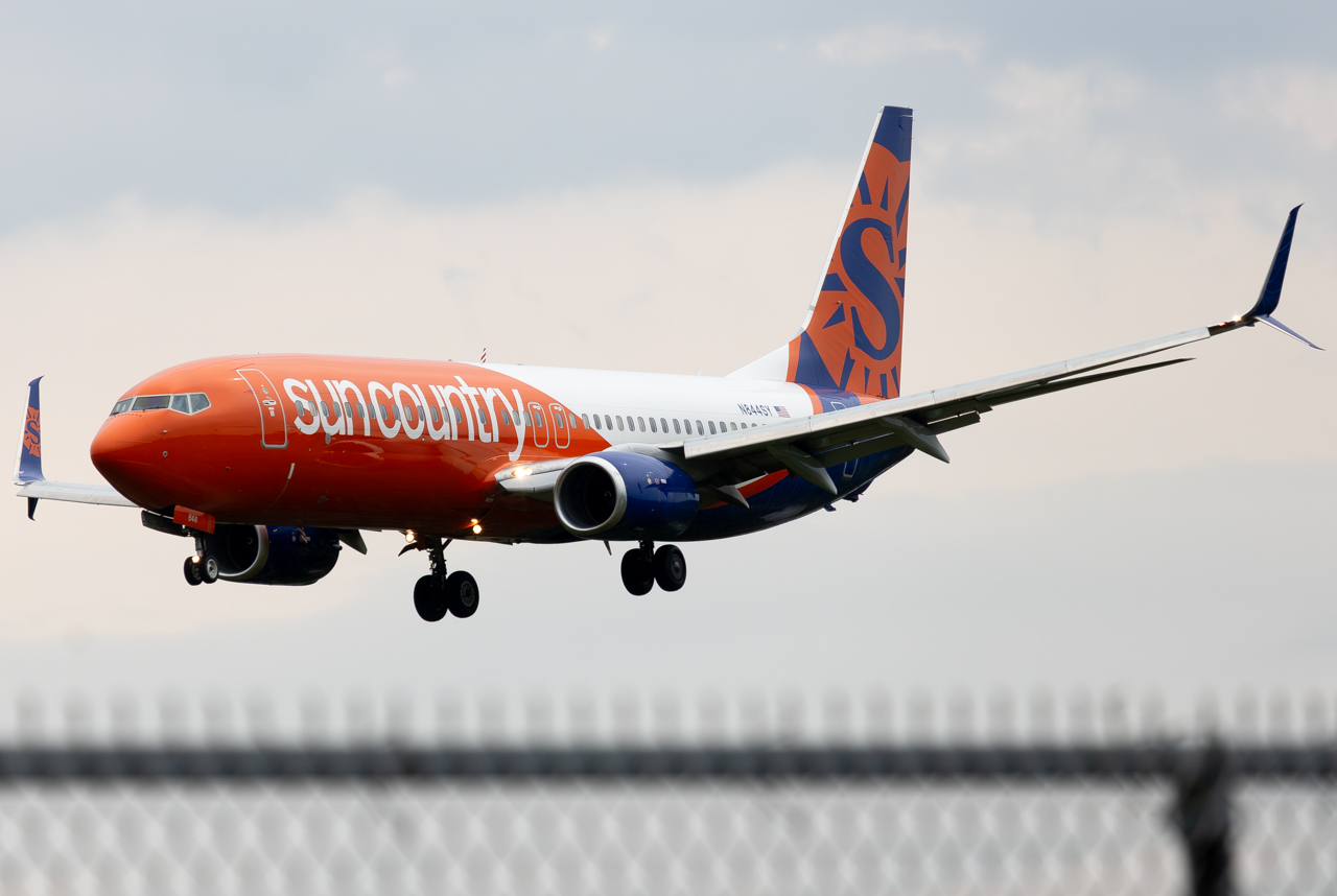 Full size: Sun Country Airlines Boeing 737-800 N844SY at Latrobe Arnold Palmer Regional Airport