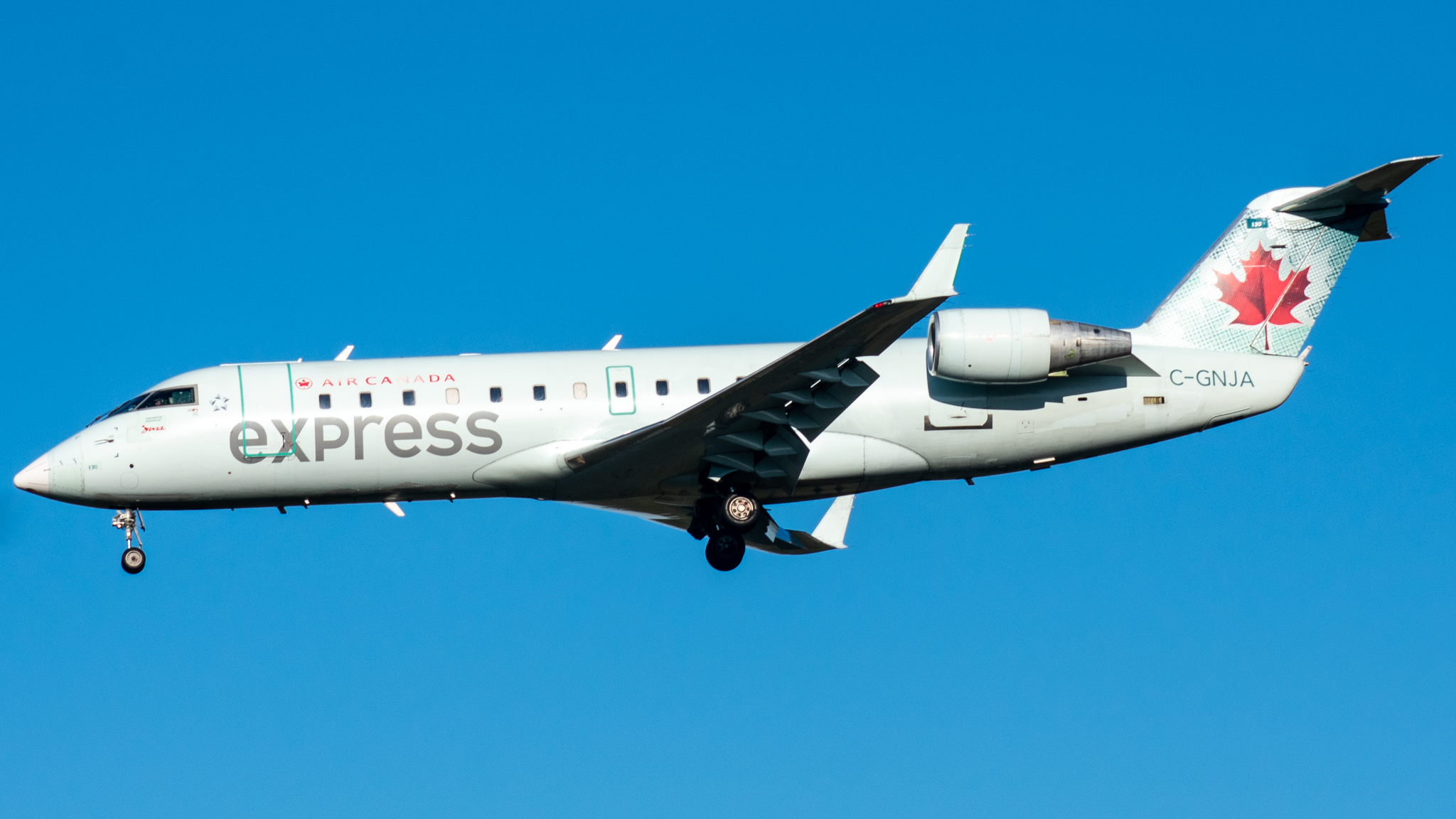Full size: Jazz Air Mitsubishi CRJ-200 C-GNJA at Baltimore/Washington International Thurgood Marshall Airport