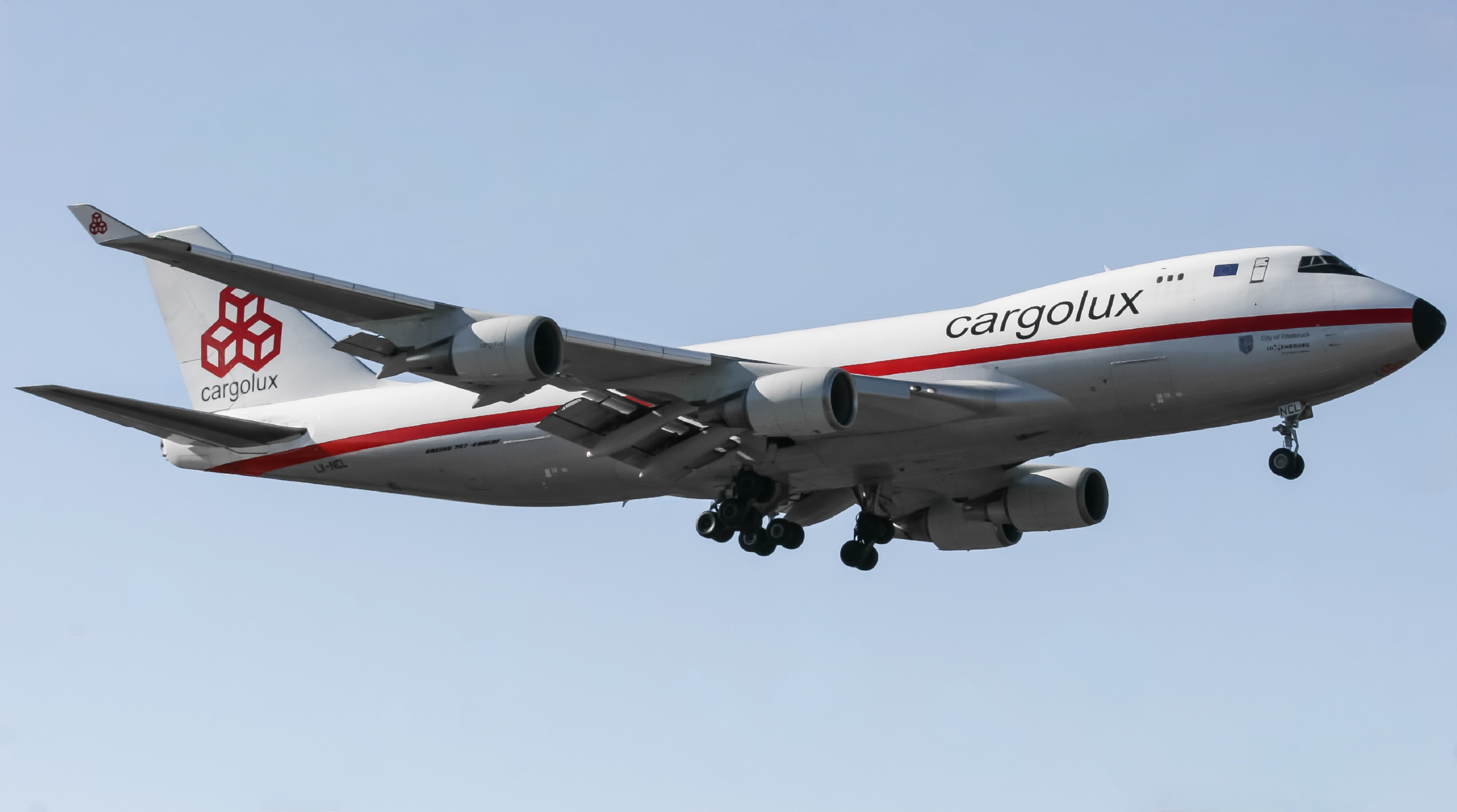 Full size: Cargolux Boeing 747-4EV(ERF) LX-NCL at Lester B Pearson International Airport