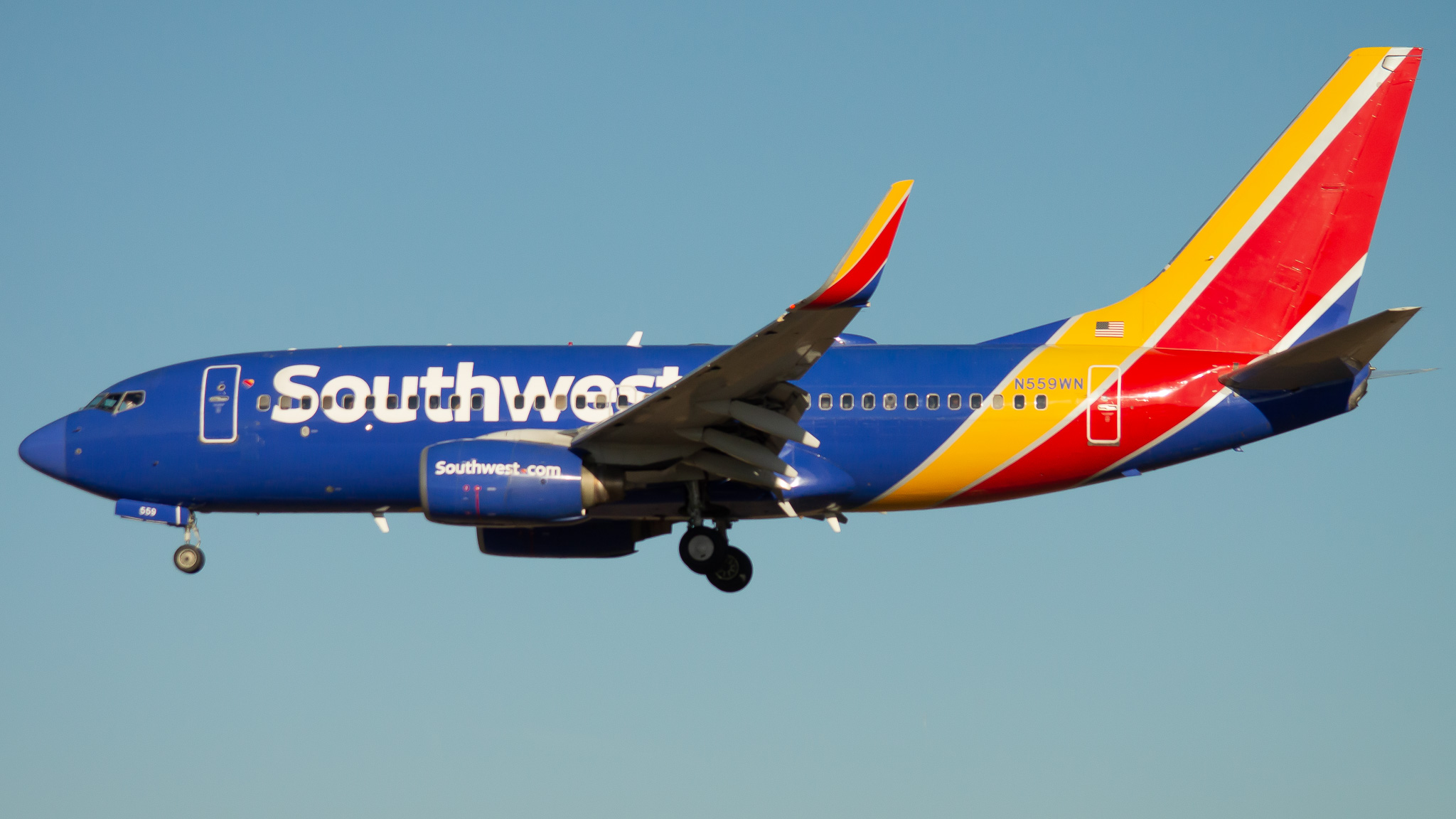 Full size: Southwest Boeing 737-700 N559WN at Baltimore/Washington International Thurgood Marshall Airport