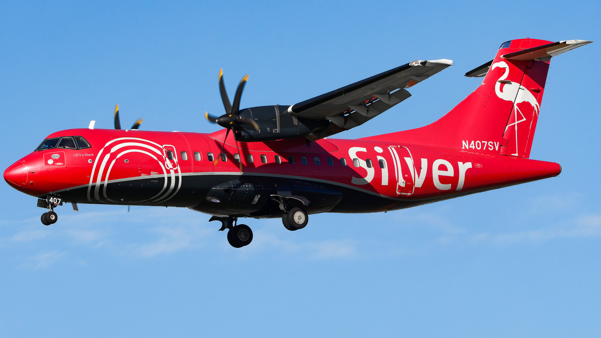 Full size: Silver Airways ATR 42-600 N407SV at Tampa International Airport