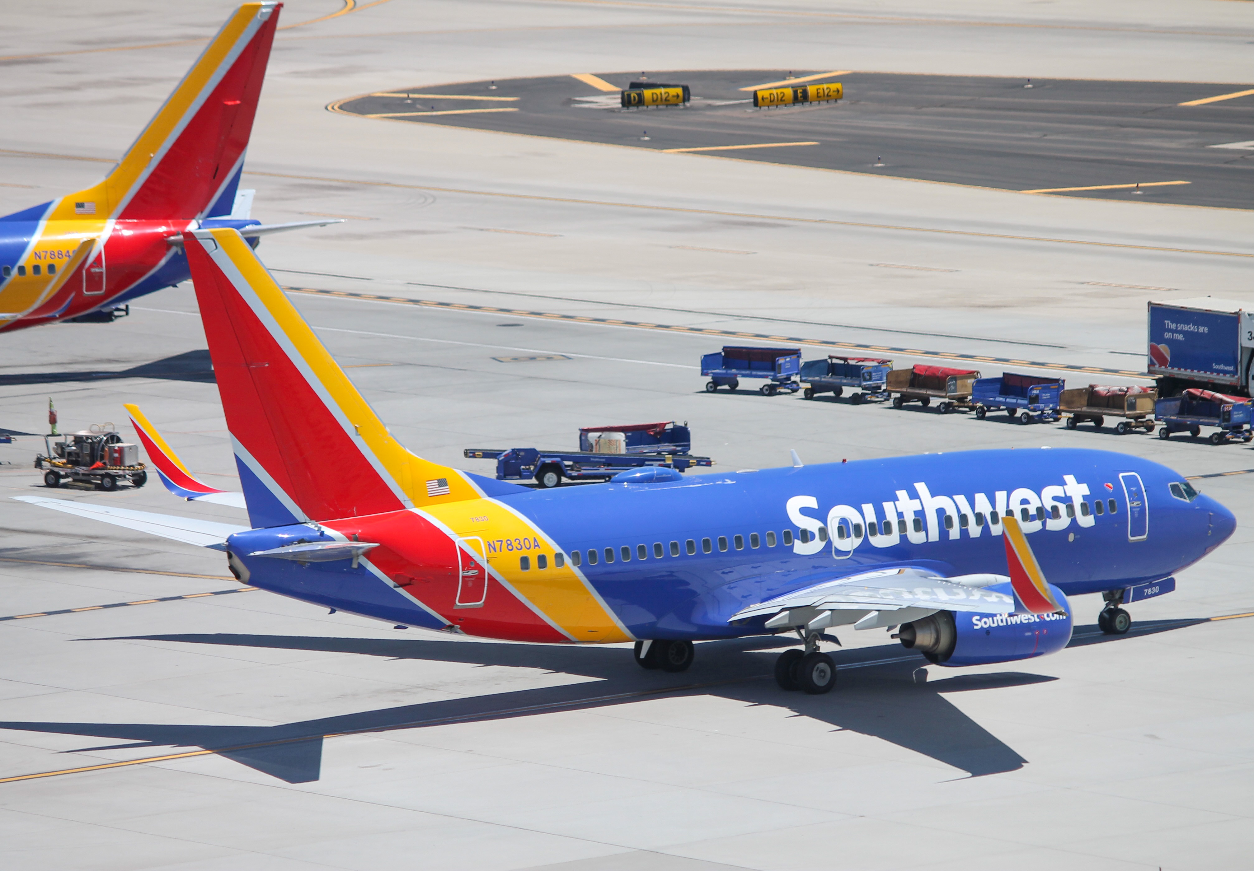 Full size: Southwest Airlines Boeing 737-700 N7830A at Phoenix Sky Harbor International Airport