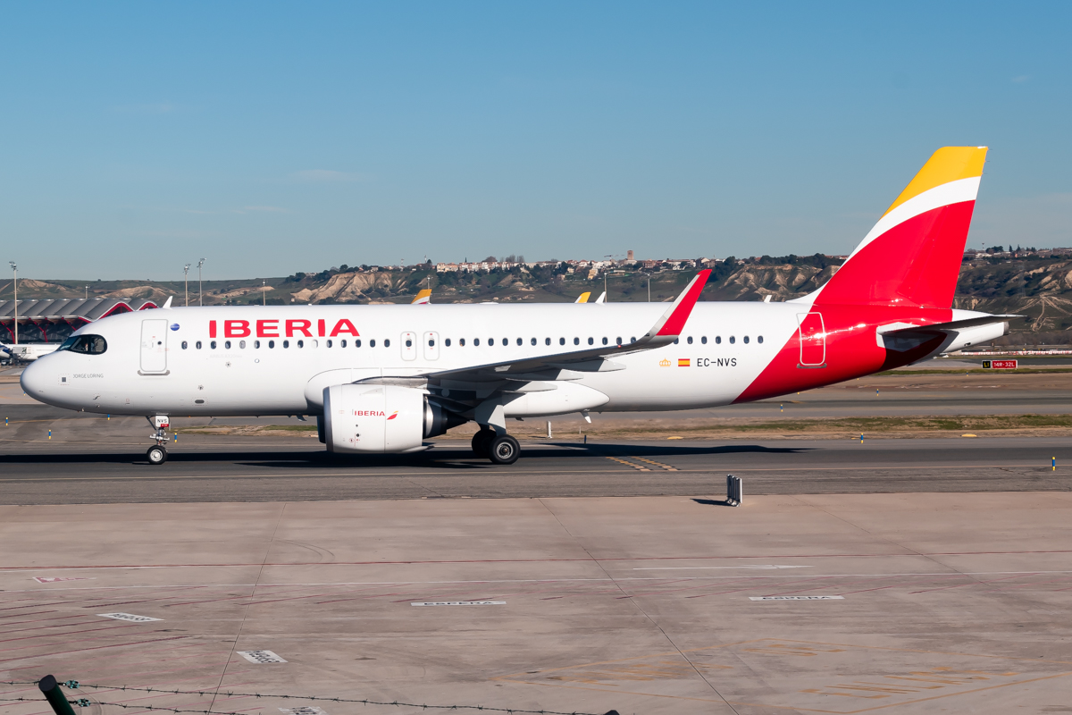 Full size: Iberia Airbus A320NEO EC-NVS at Madrid Barajas Airport