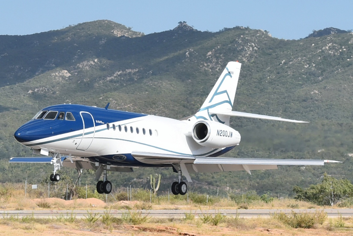 Full size: PRIVATE Dassault Falcon 2000EX N200JW at Aeropuerto de Cabo San Lucas Internacional
