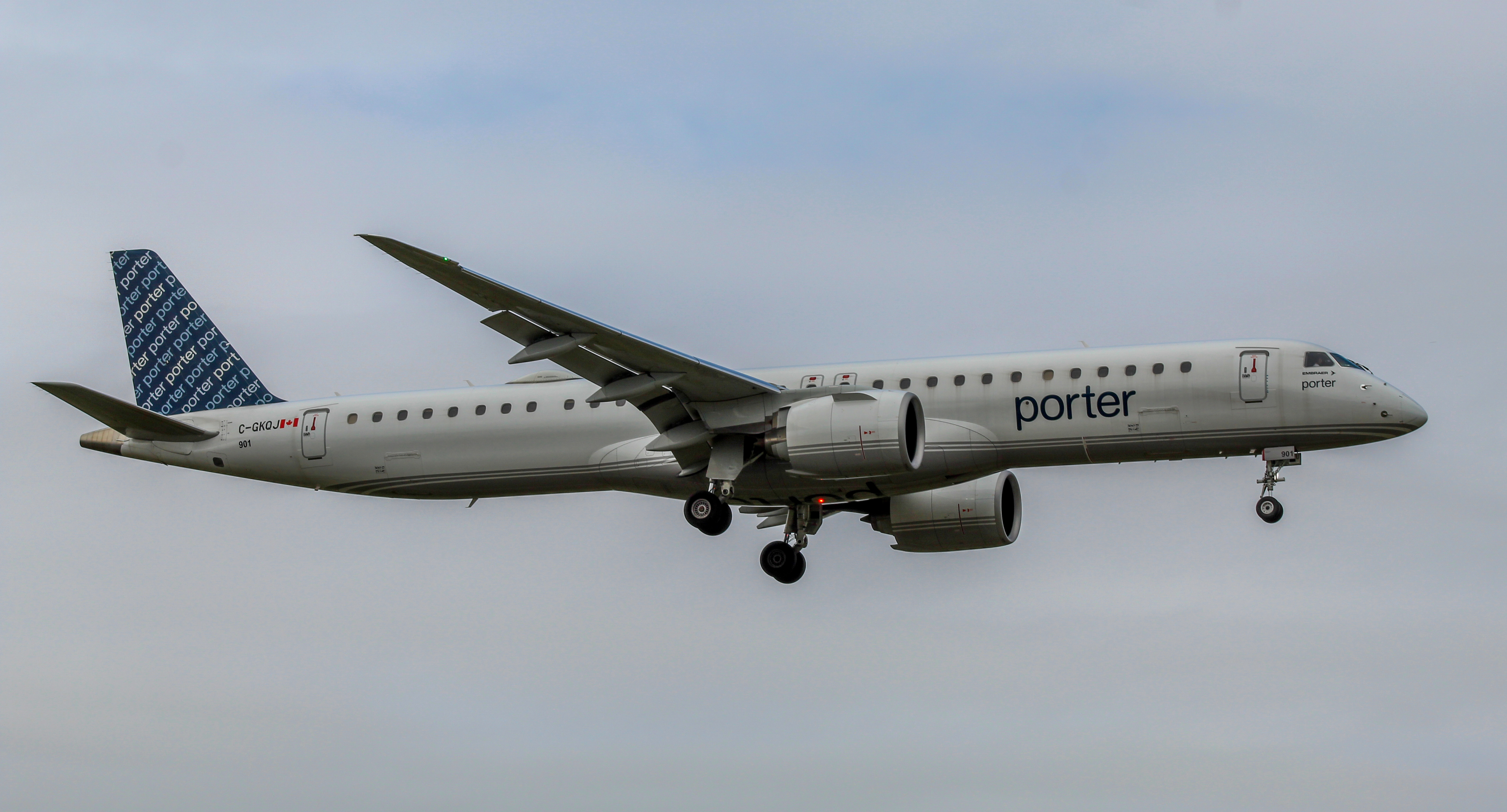 Full size: Porter Airlines Embraer E195-E2 C-GKQJ at Lester B Pearson International Airport