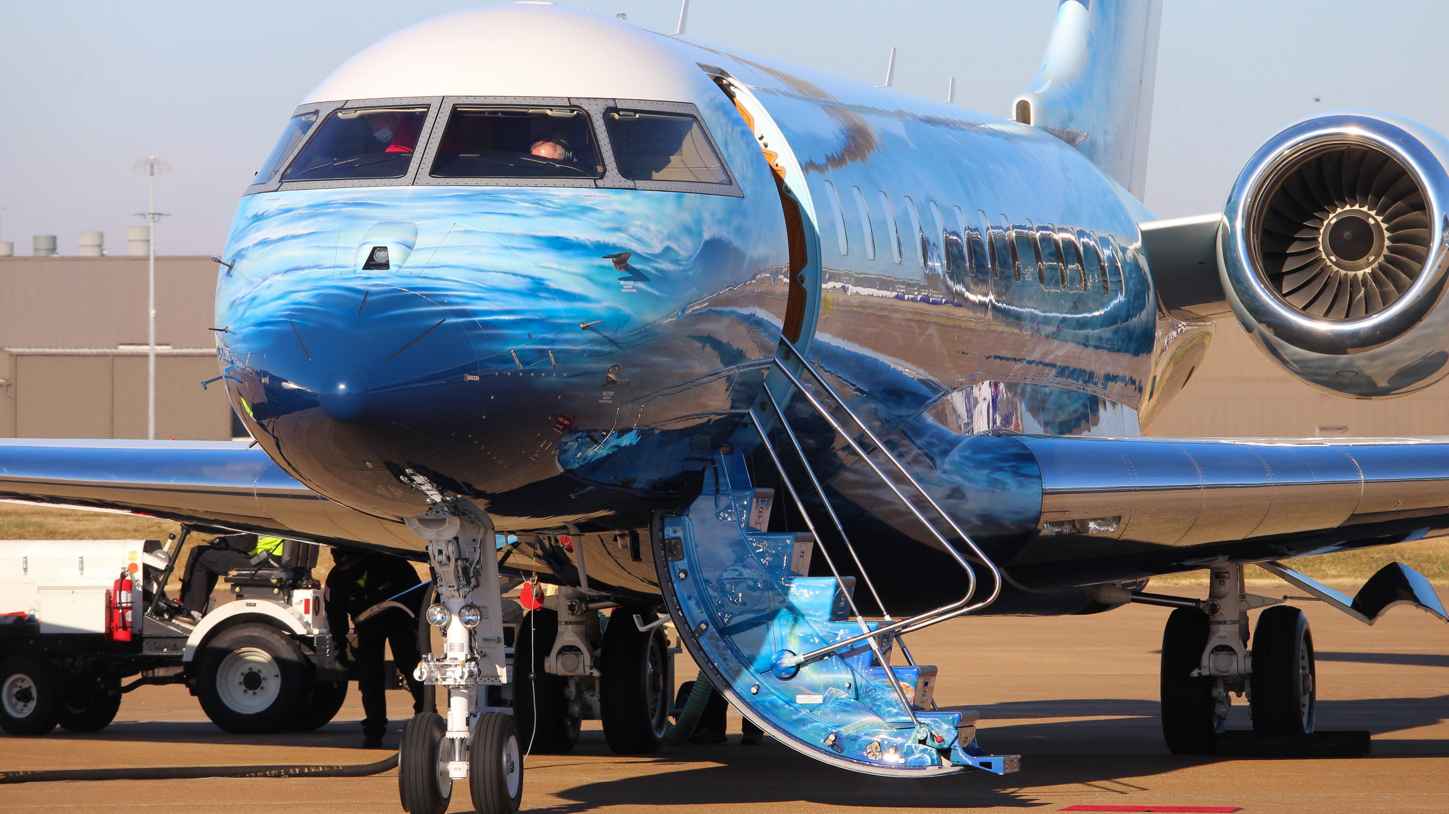 Full size: PRIVATE GL5T N117JT at Memphis International Airport