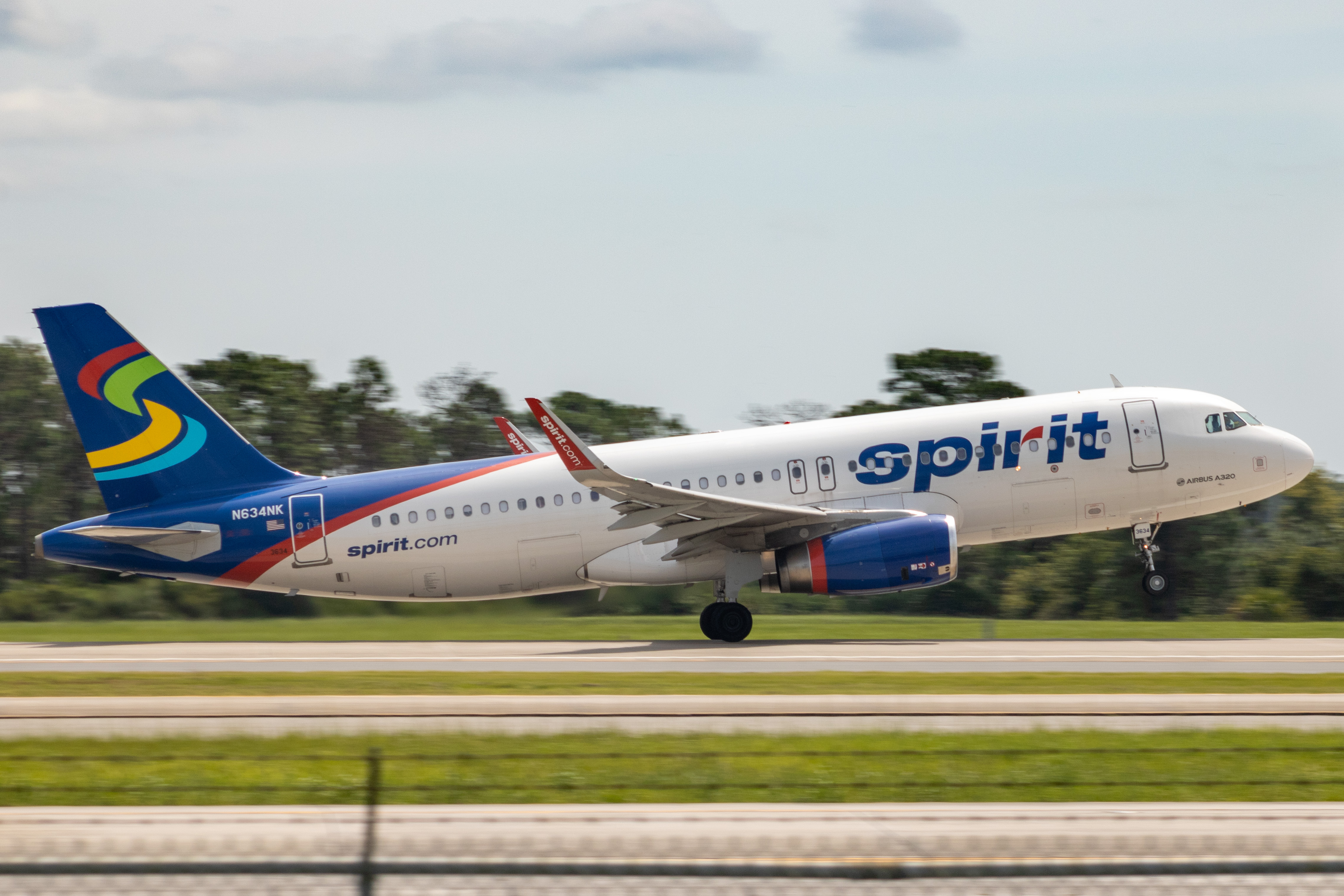 Full size: Spirit Airlines Airbus A320 N634NK at Orlando International Airport