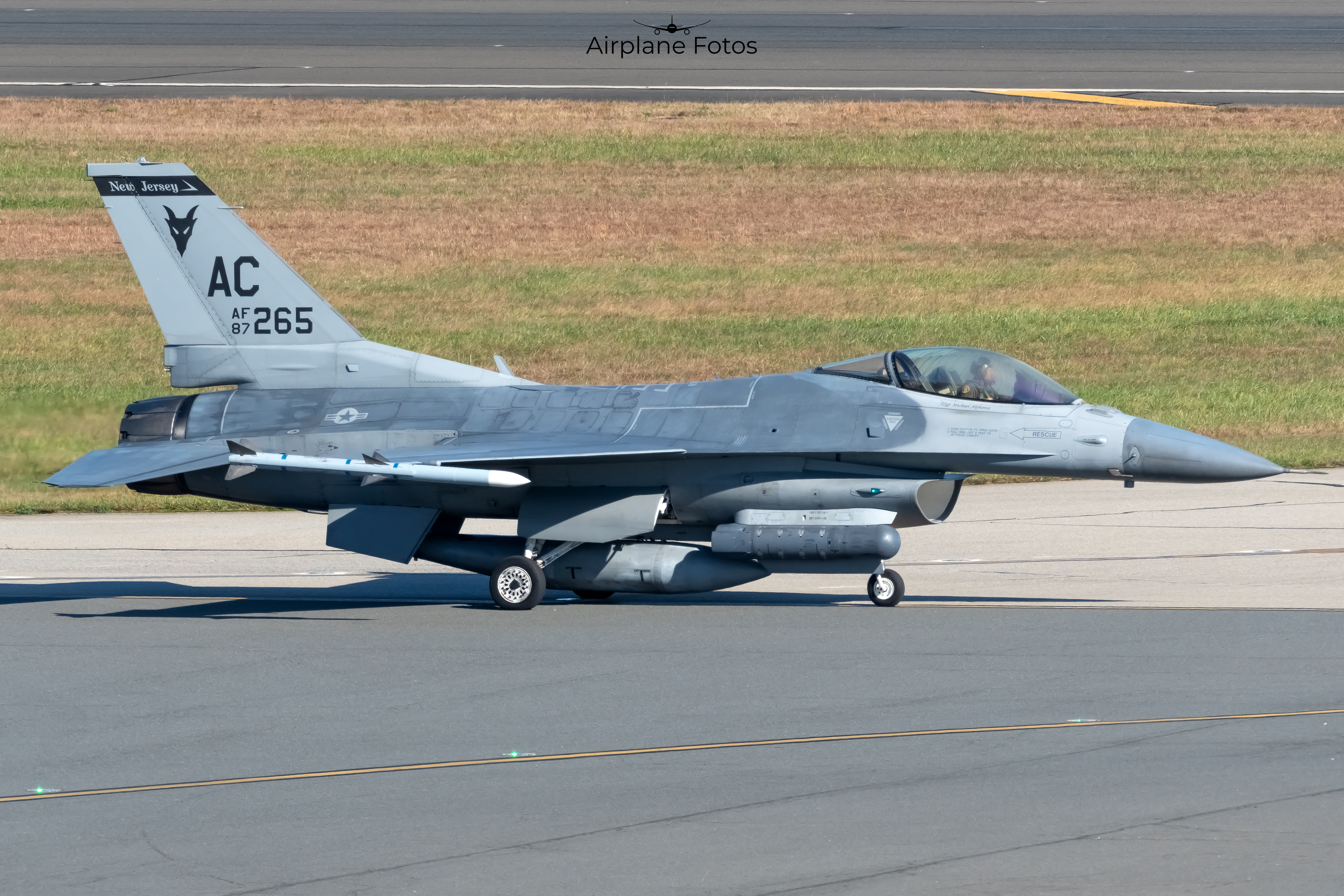 Full size: USAF - United States Air Force General Dynamics F-16C Fighting Falcon 87-0265 at Atlantic City International Airport