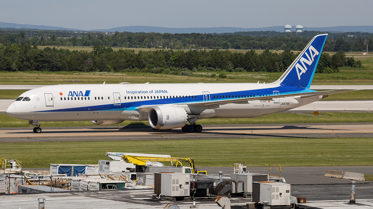 Full size: All Nippon Airways Boeing 787-9 JA876A at Washington Dulles International Airport