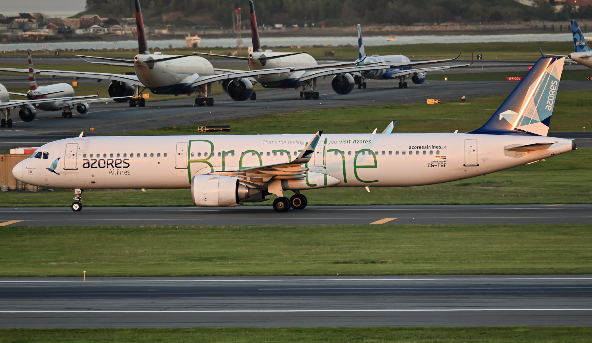 Full size: Azores Airlines Airbus A321LR CS-TSF at General Edward Lawrence Logan International Airport