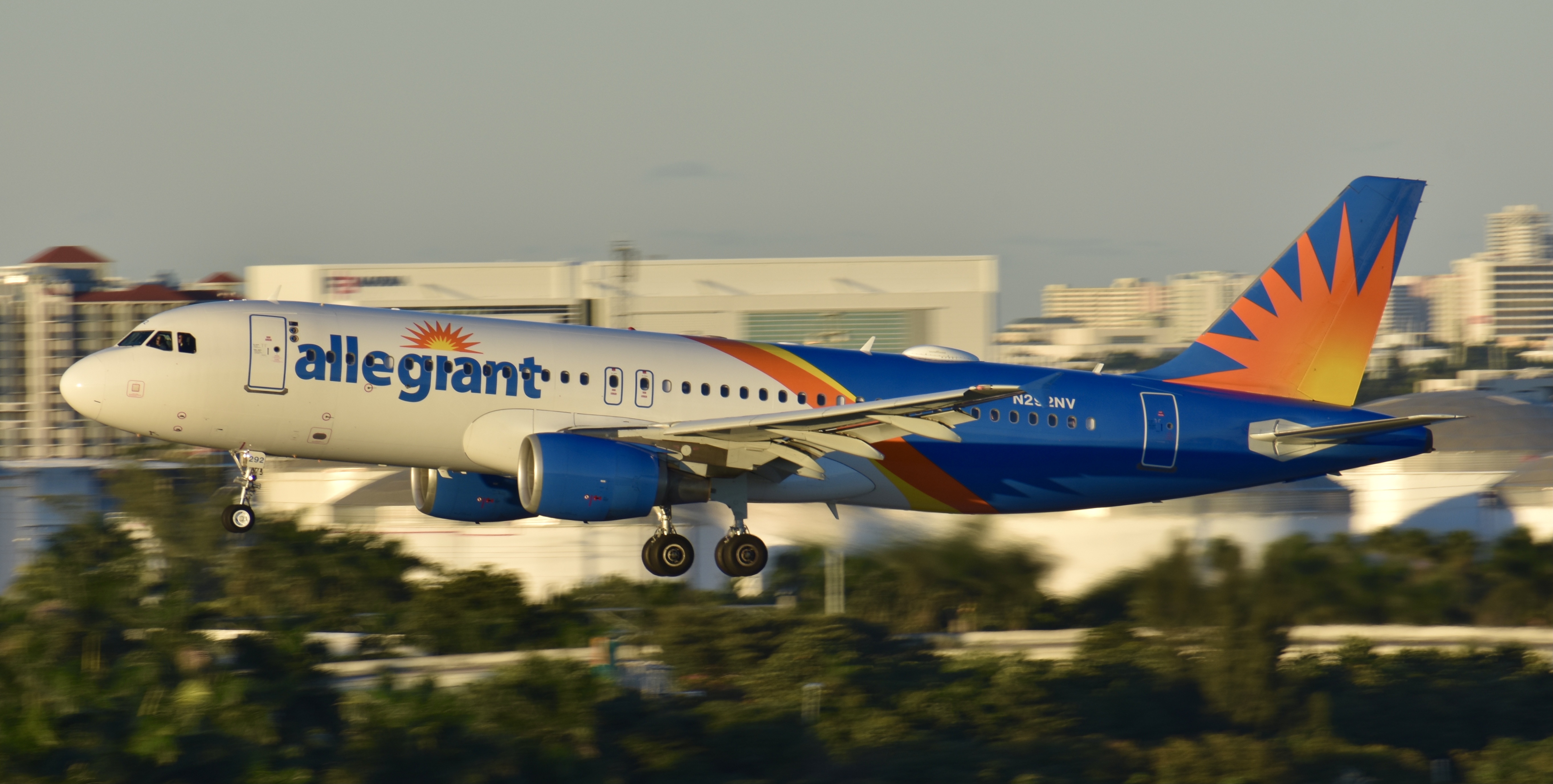 Full size: Allegiant Air Airbus A320 N292NV at Fort Lauderdale/Hollywood International Airport