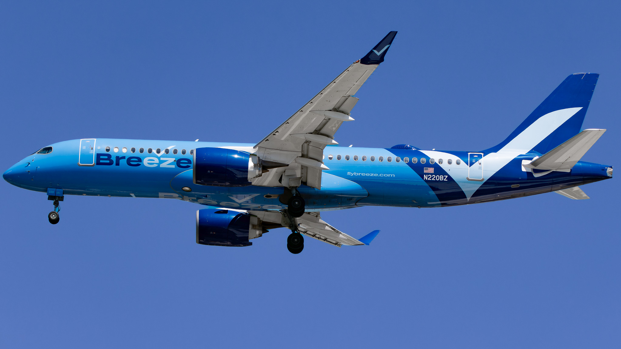 Full size: Breeze Airways Airbus A220-300 N220BZ at Tampa International Airport