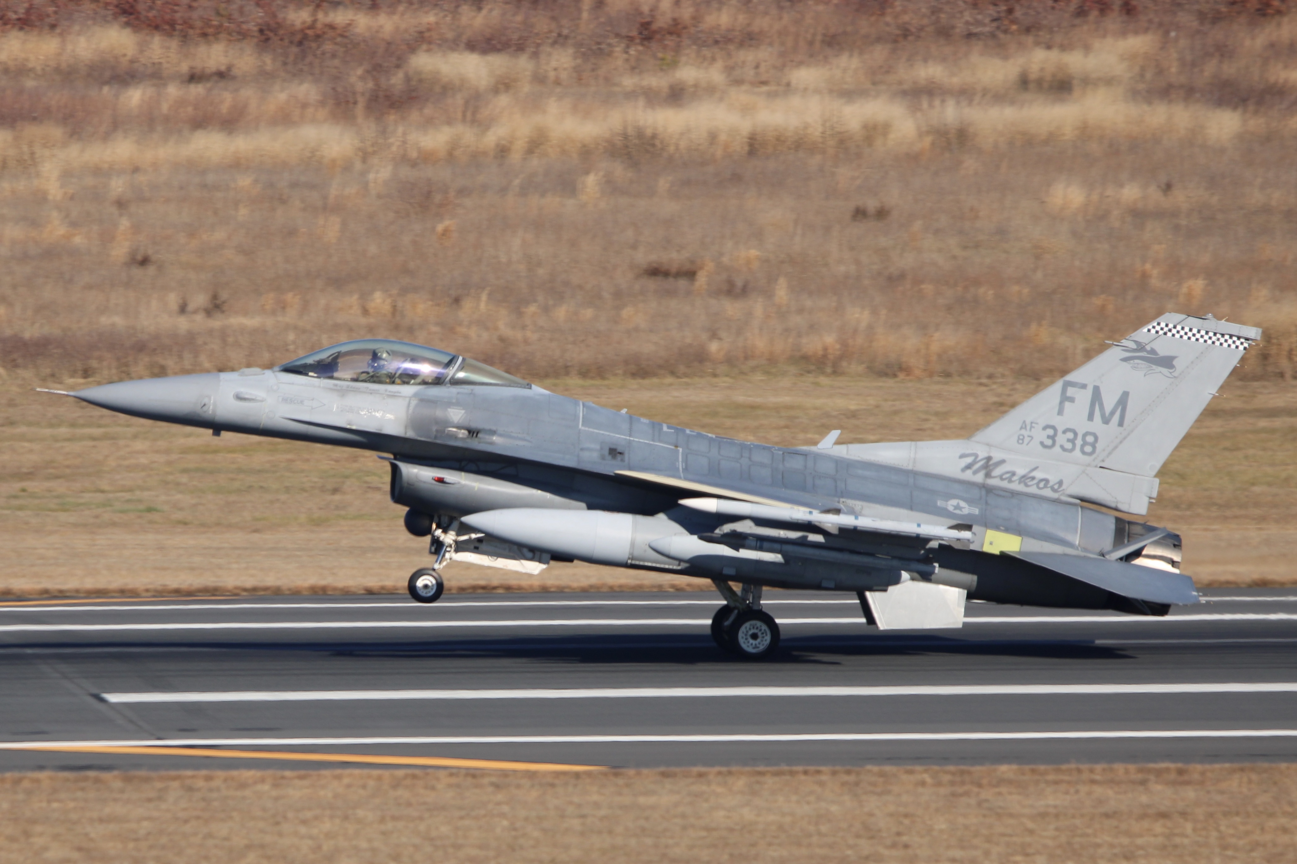 Full size: USAF - United States Air Force General Dynamics F-16 Fighting Falcon 87-0338 at Atlantic City International Airport