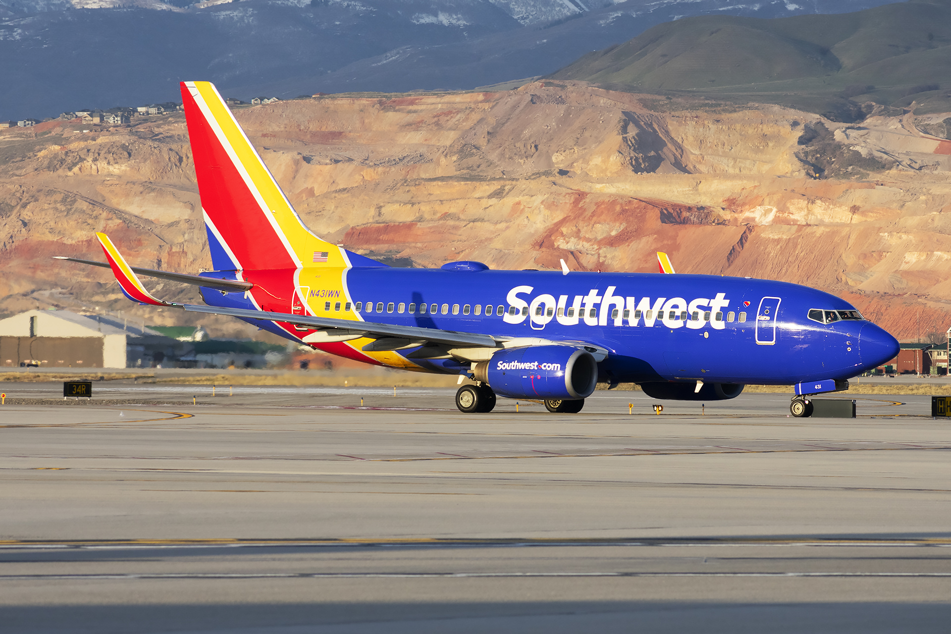 Full size: Southwest Boeing 737-700 N431WN at Salt Lake City International Airport