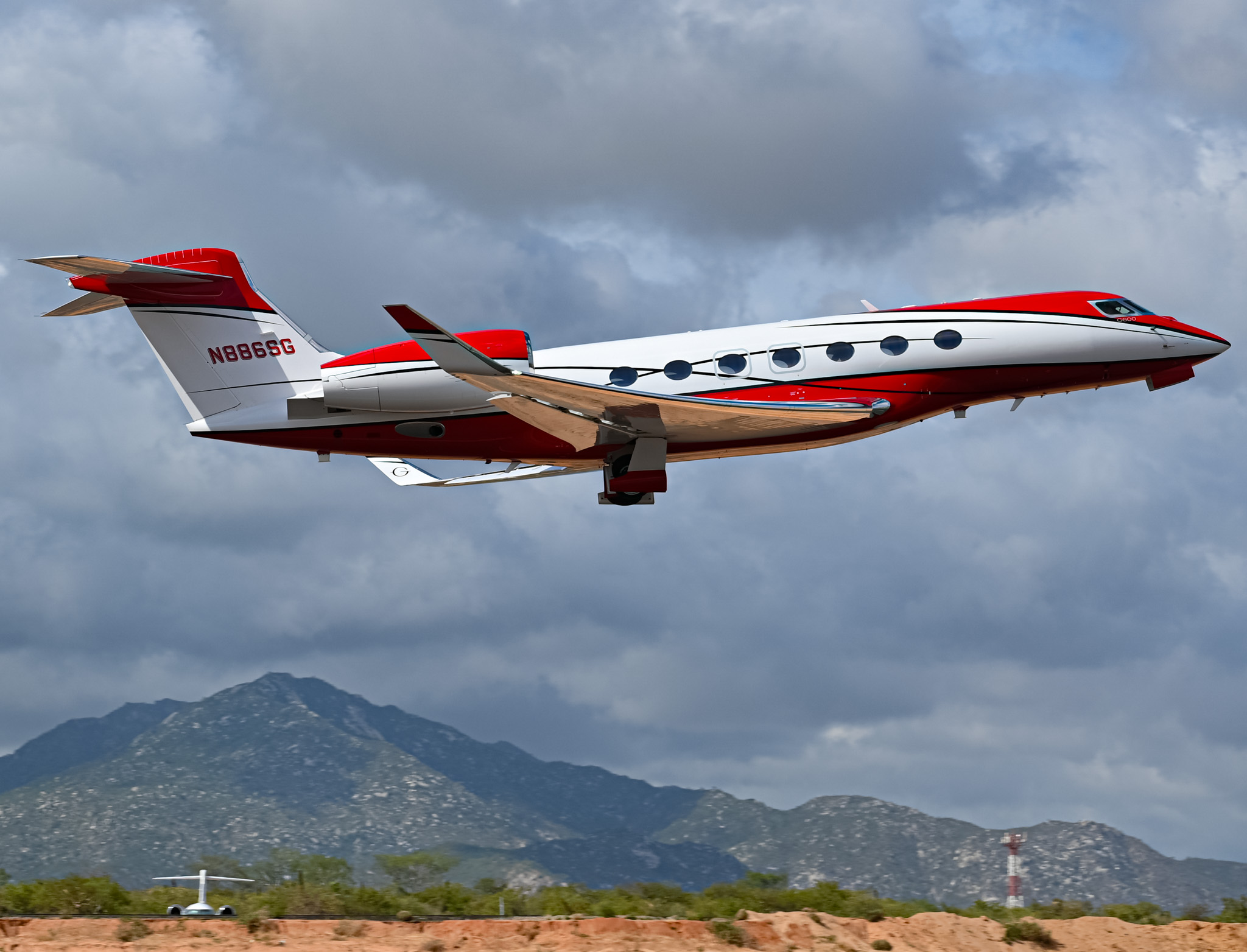 Full size: PRIVATE Gulfstream G600 N886SY at Aeropuerto de Cabo San Lucas Internacional