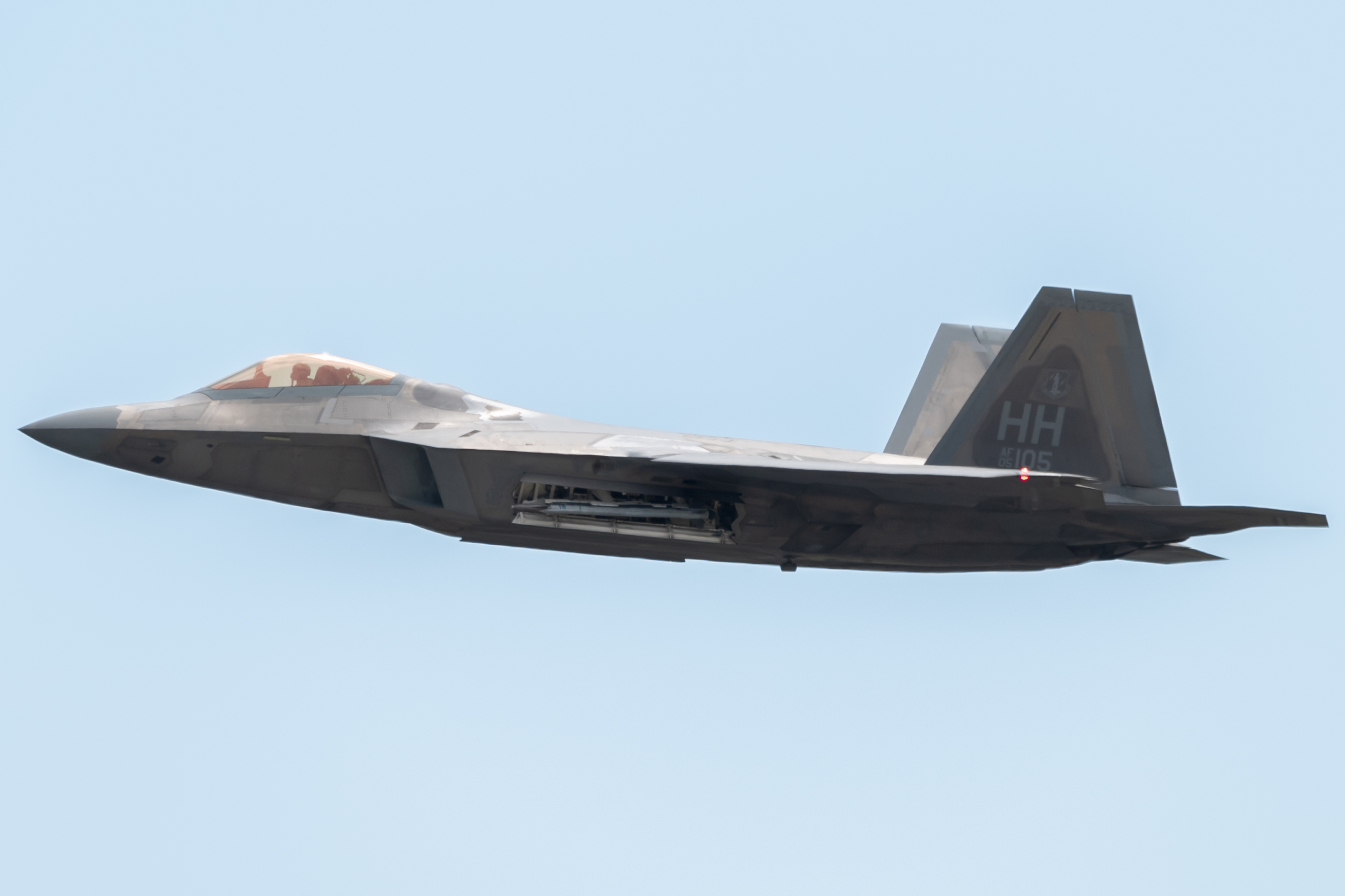 Full size: USAF - United States Air Force Lockheed Martin F-22A Raptor 05-5105 at Daniel K Inouye International Airport