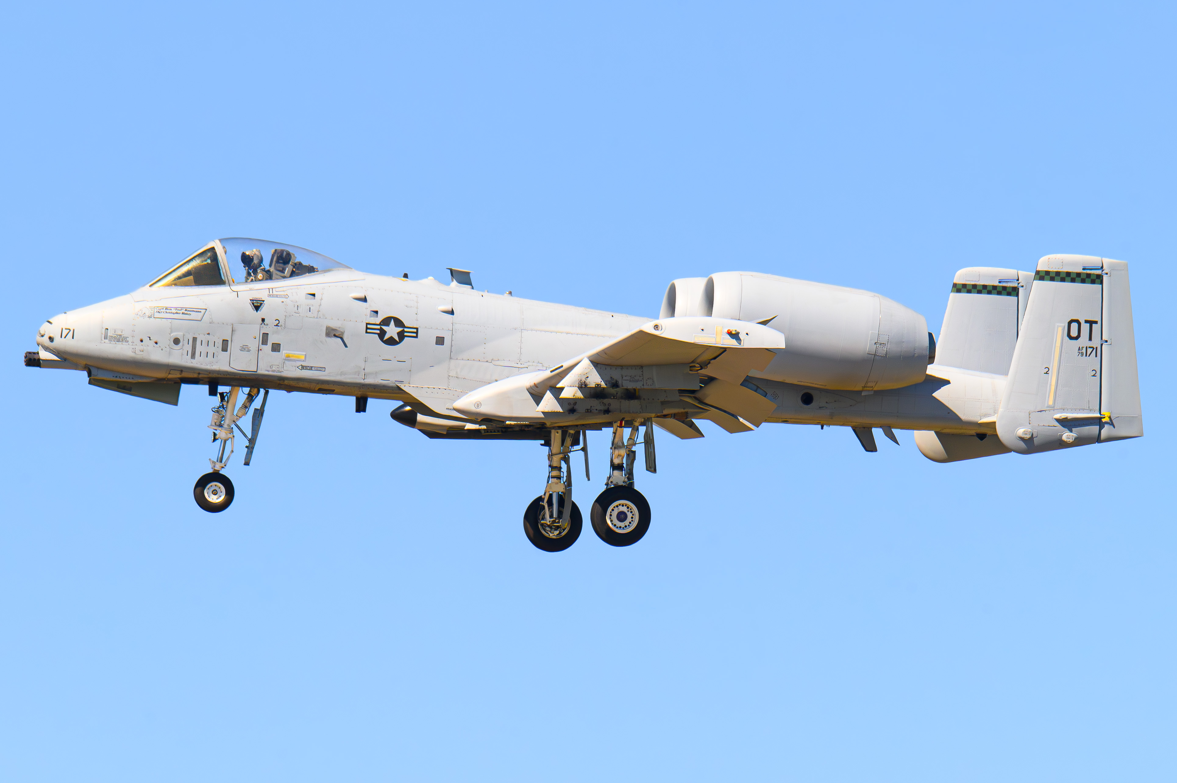 Full size: USAF - United States Air Force Fairchild A-10 Thunderbolt 79-0171 at North Island NAS
