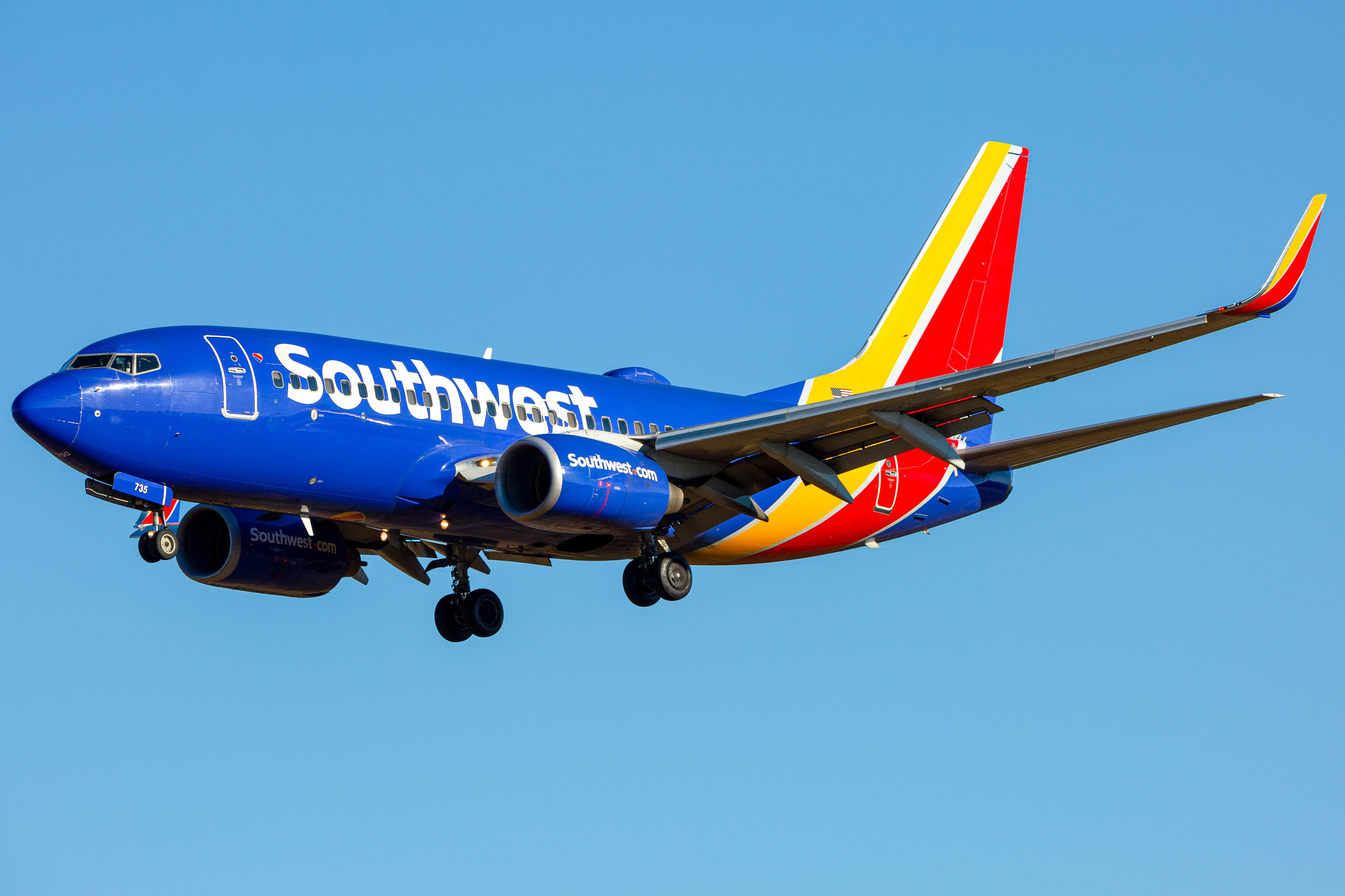 Full size: Southwest Airlines Boeing 737-700 N735SA at Baltimore/Washington International Thurgood Marshall Airport