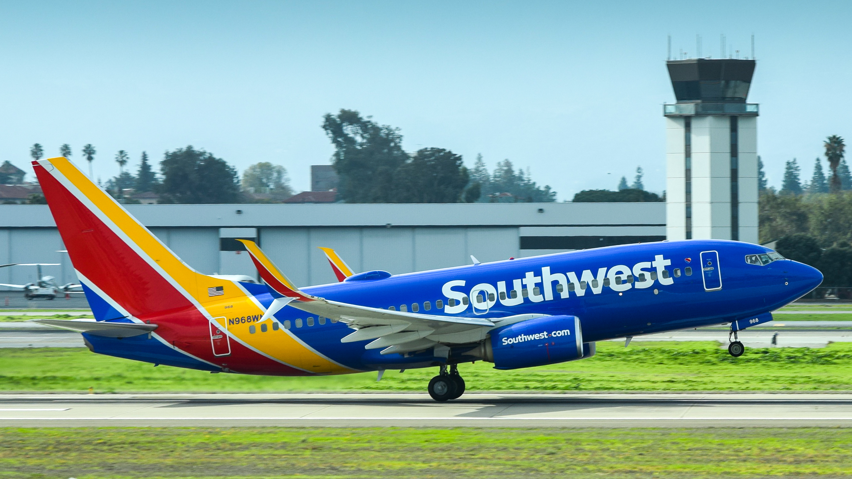 Full size: Southwest Airlines Boeing 737-700 N968WN at Norman Y Mineta San Jose International Airport