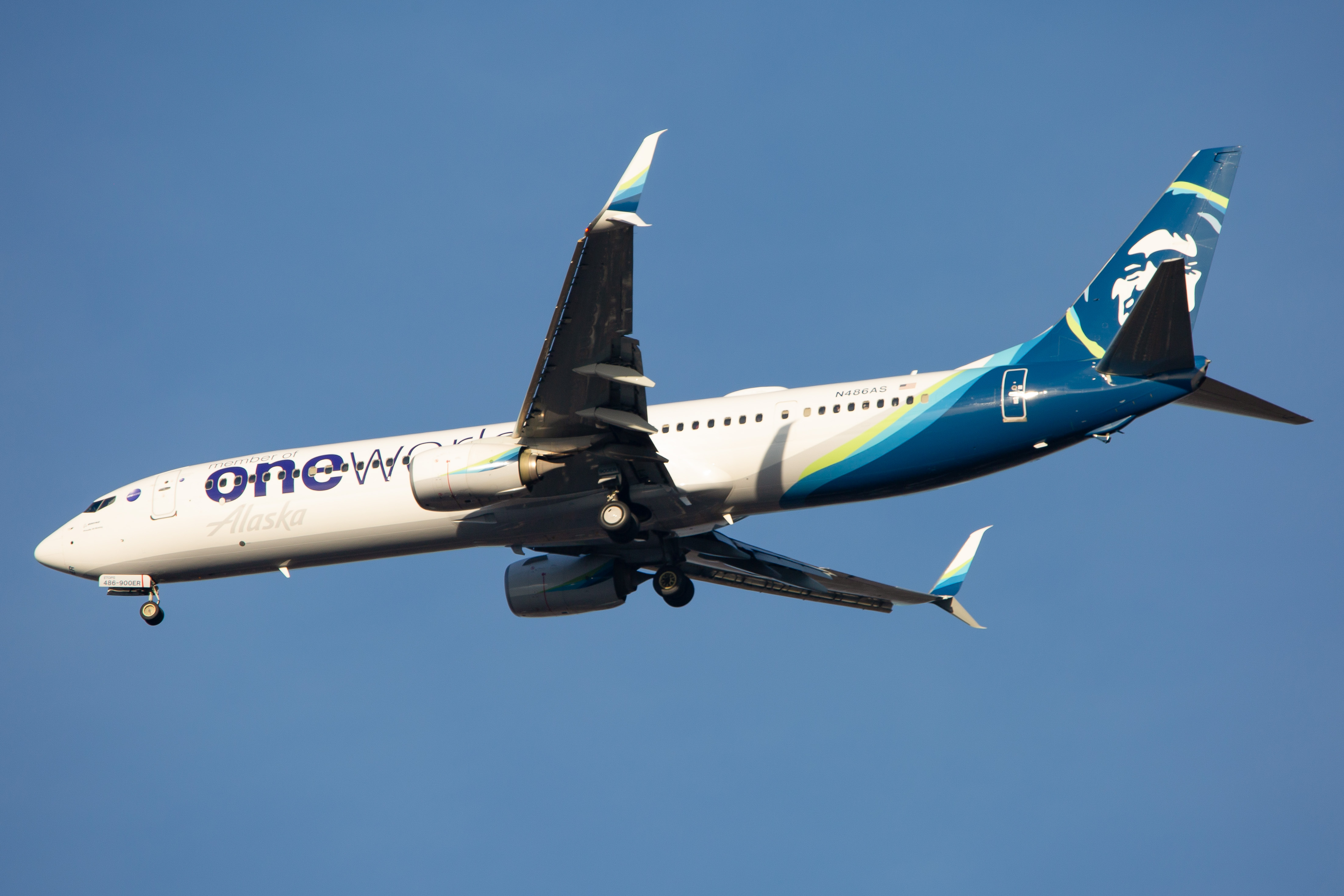 Full size: Alaska Airlines Boeing 737-900ER N486AS at Baltimore/Washington International Thurgood Marshall Airport