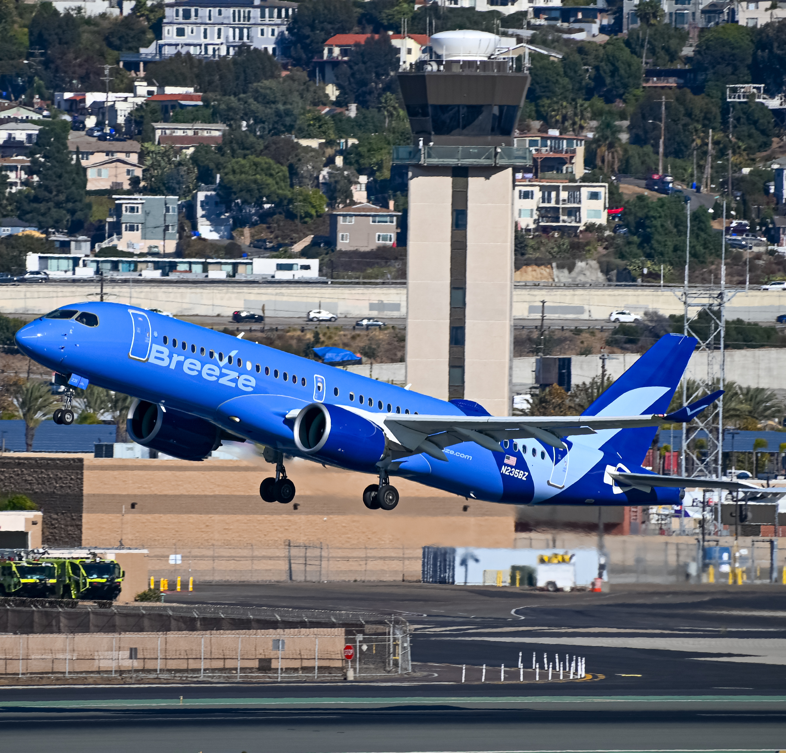 Full size: Breeze Airways Airbus A220-300 N235BZ at San Diego International Airport