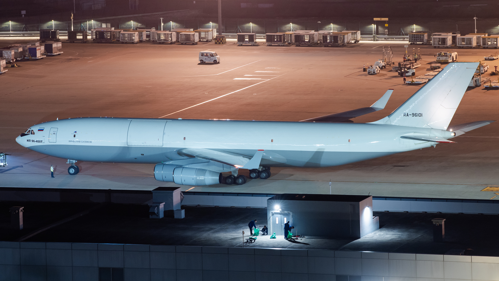 Full size: Sky Gates Airlines Ilyushin IL-96-400T RA-96101 at Macau International Airport