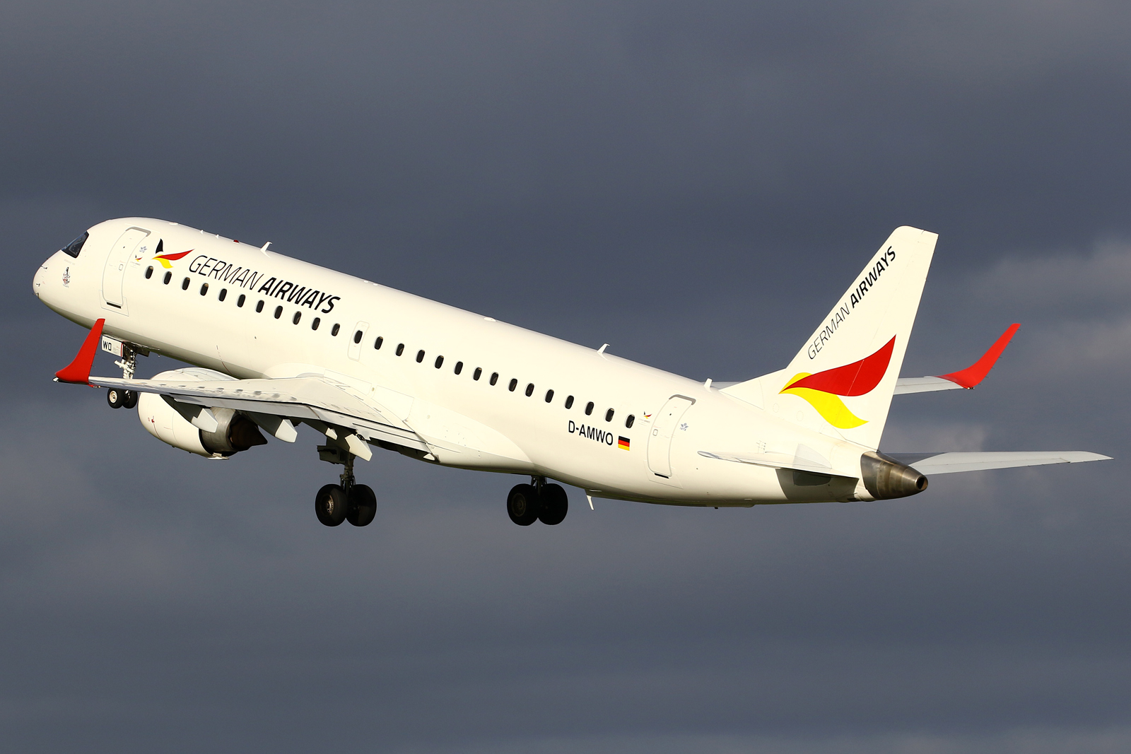 Full size: German Airways Embraer E190 D-AMWO at Amsterdam Schiphol Airport