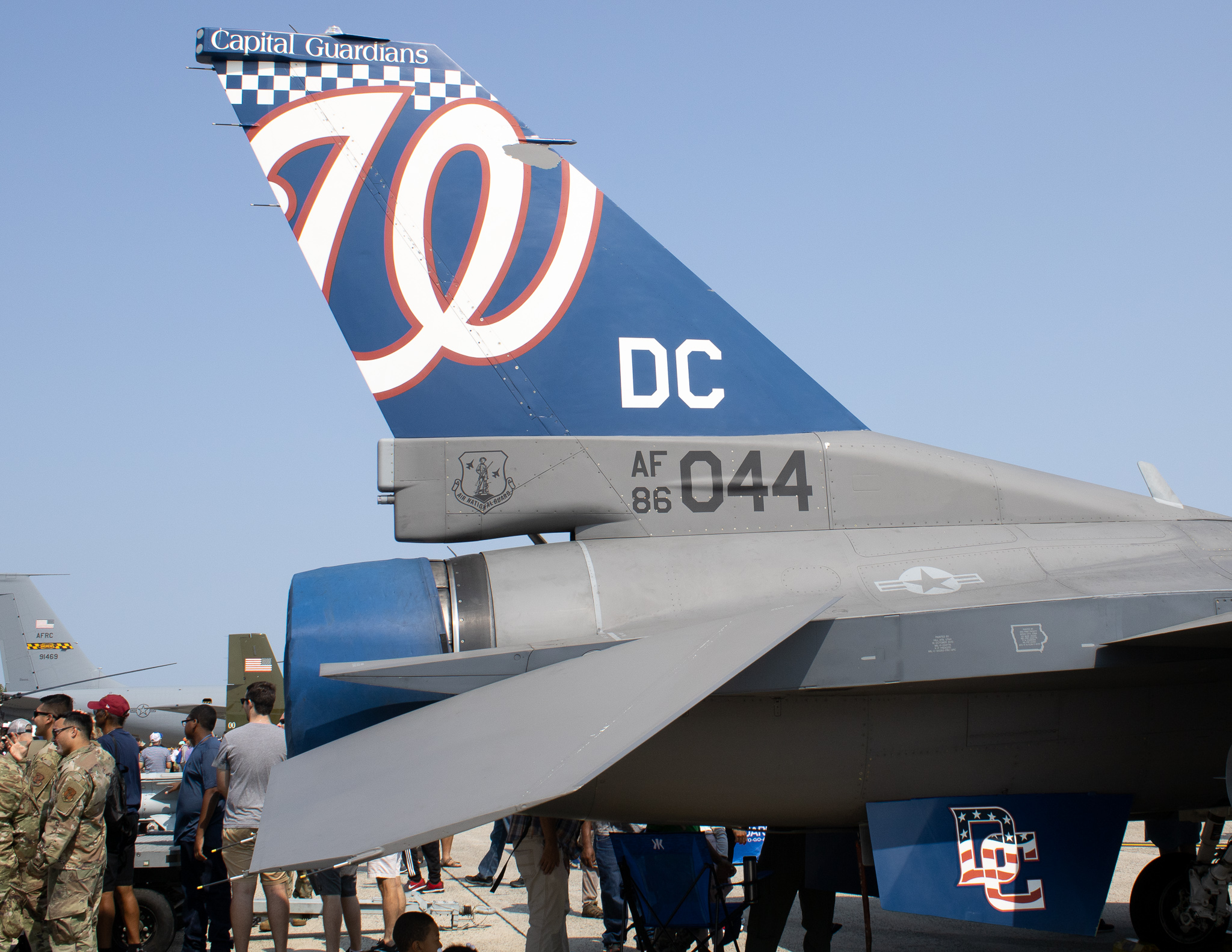 Full size: USAF - United States Air Force General Dynamics F-16 Fighting Falcon 86-0044 at Joint Base Andrews