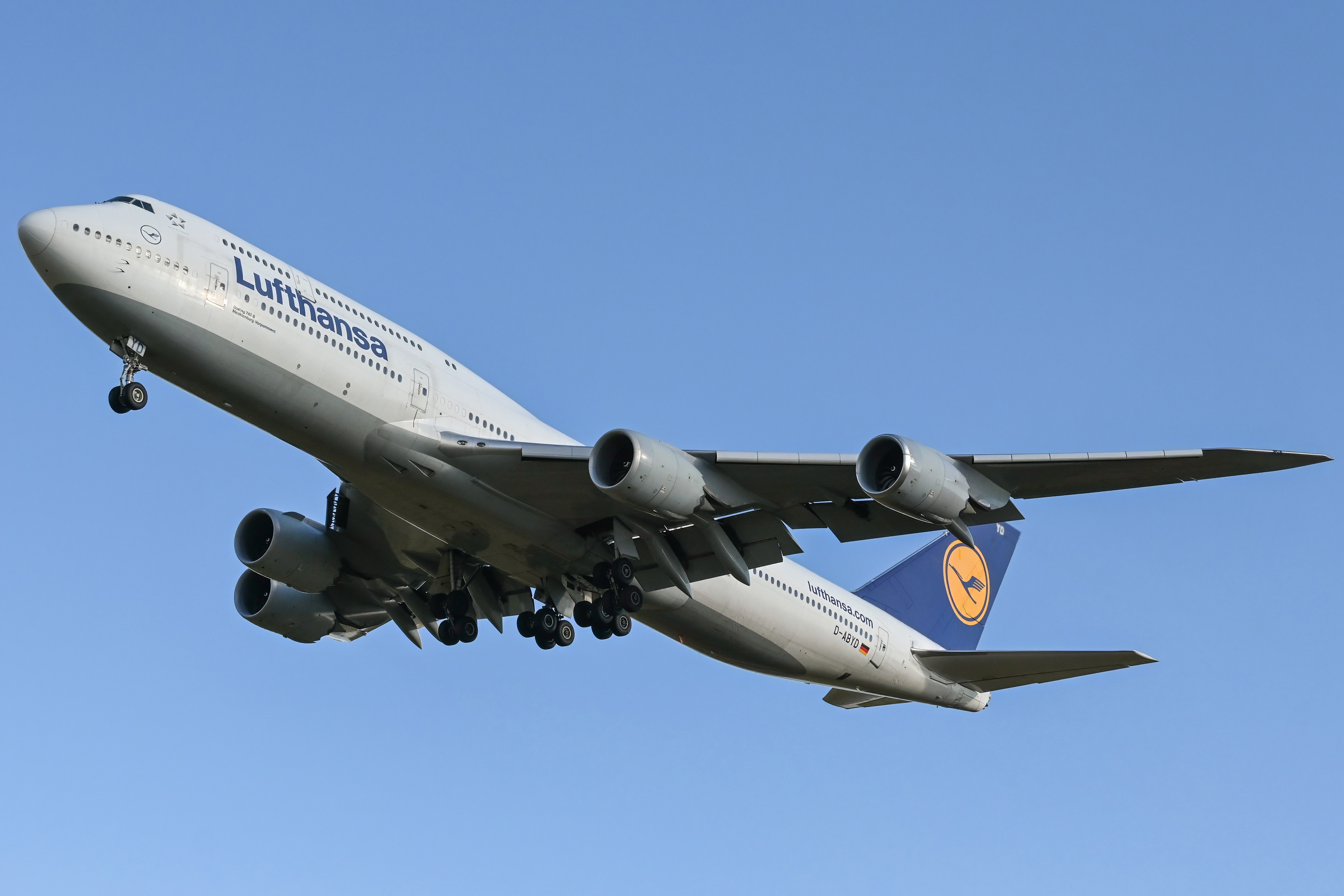 Full size: Lufthansa Boeing 747-8i D-ABYD at Washington Dulles International Airport