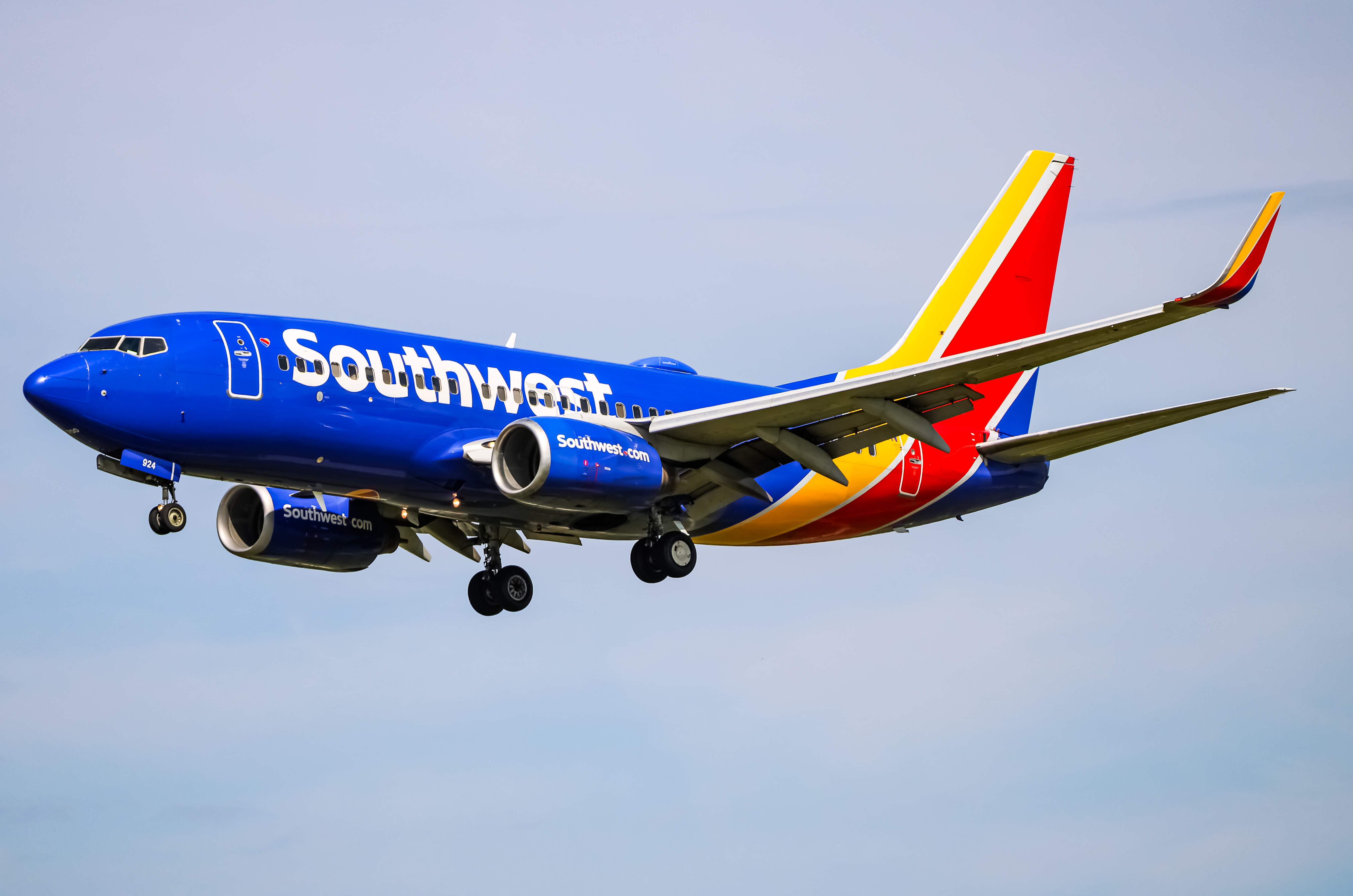 Full size: Southwest Airlines Boeing 737-700 N924WN at Baltimore/Washington International Thurgood Marshall Airport