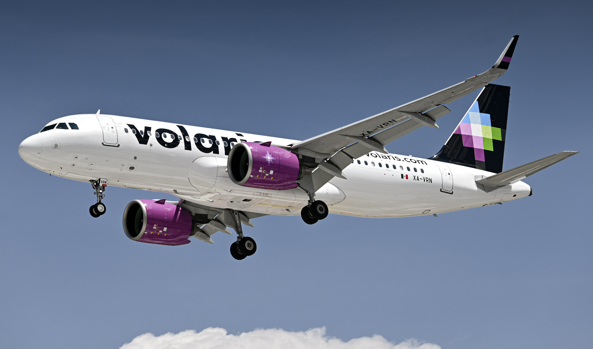 Full size: Volaris Airbus A320NEO XA-VRN at Mexico City International Airport