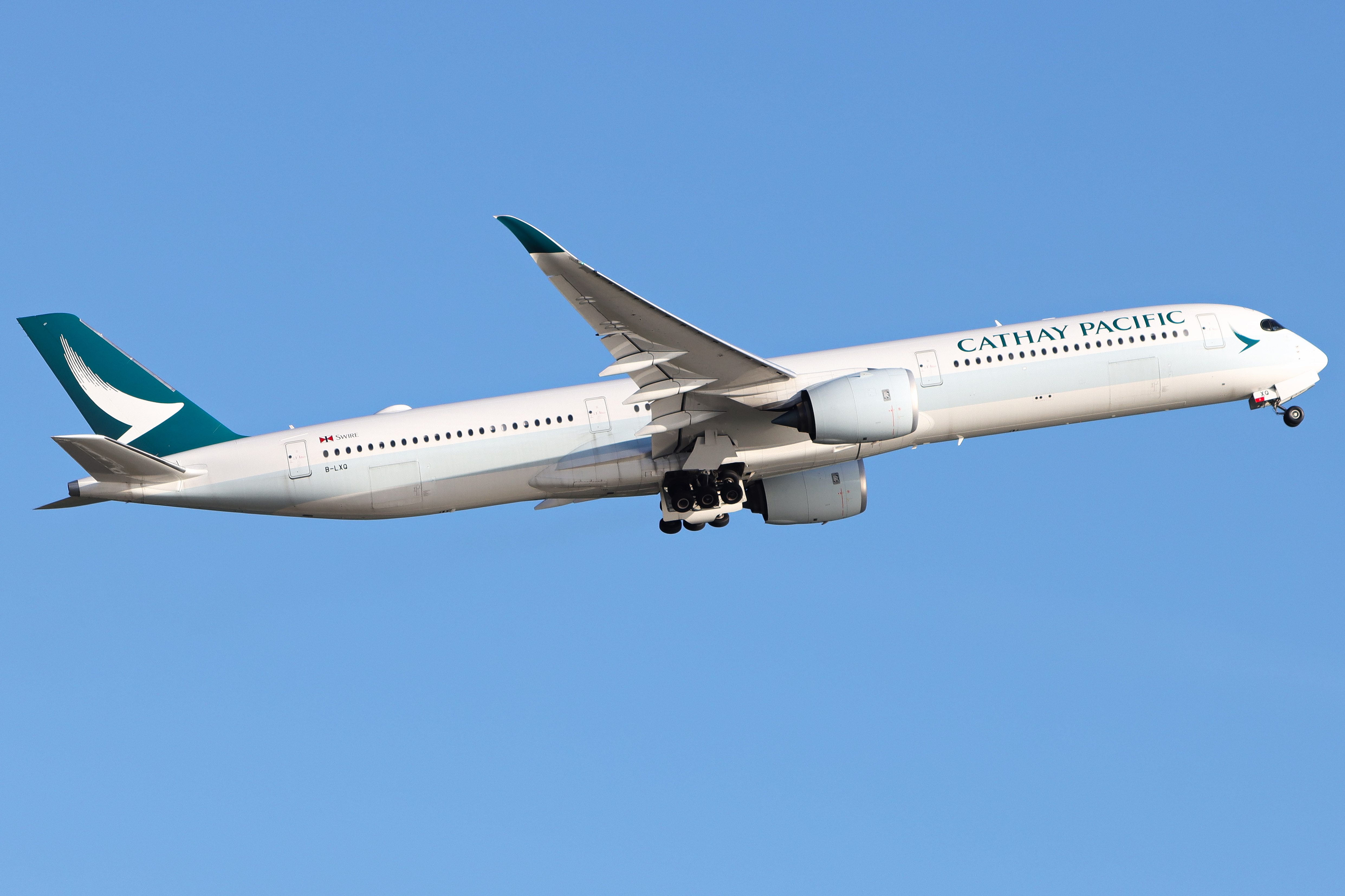 Full size: Cathay Pacific Airbus A350-1000 B-LXQ at Hong Kong International Airport