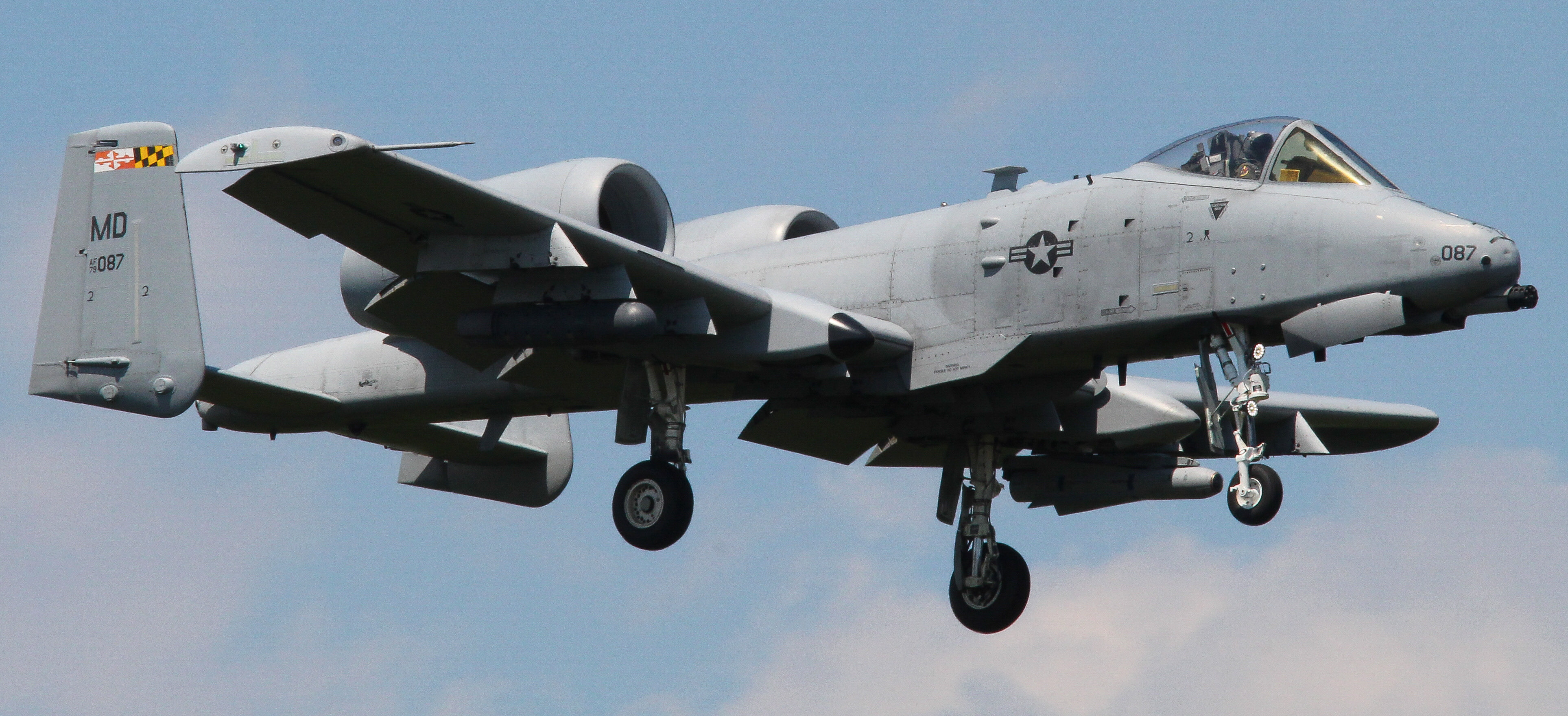 Full size: USAF - United States Air Force Fairchild A-10 Thunderbolt 79-0087 at Martin State Airport