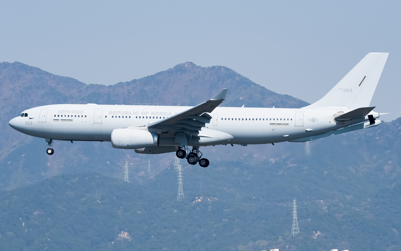 Full size: ROKAF  Airbus A330-200MRTT 19-003 at Gimhae International Airport
