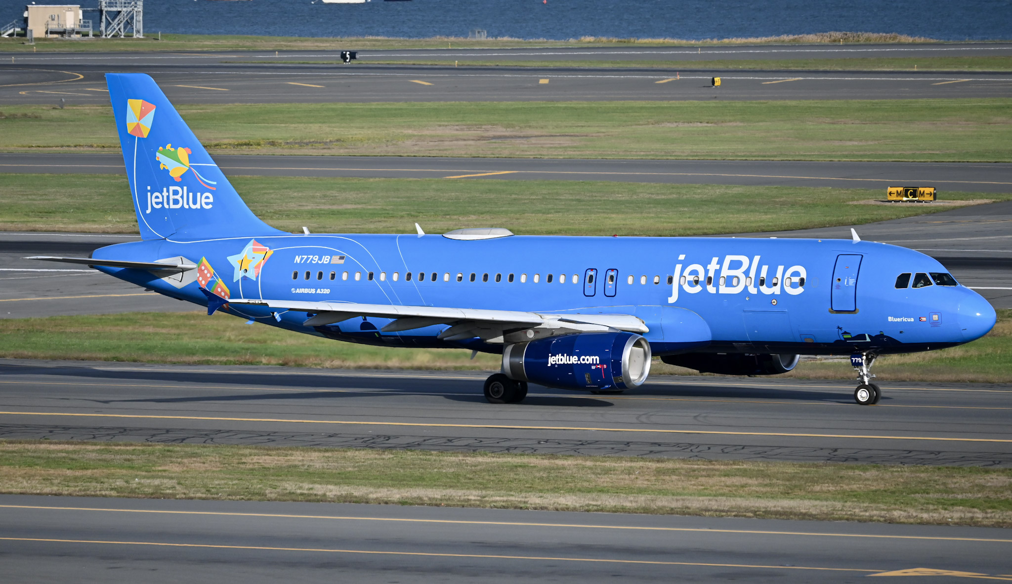 Full size: JetBlue Airways Airbus A320 N779JB at General Edward Lawrence Logan International Airport