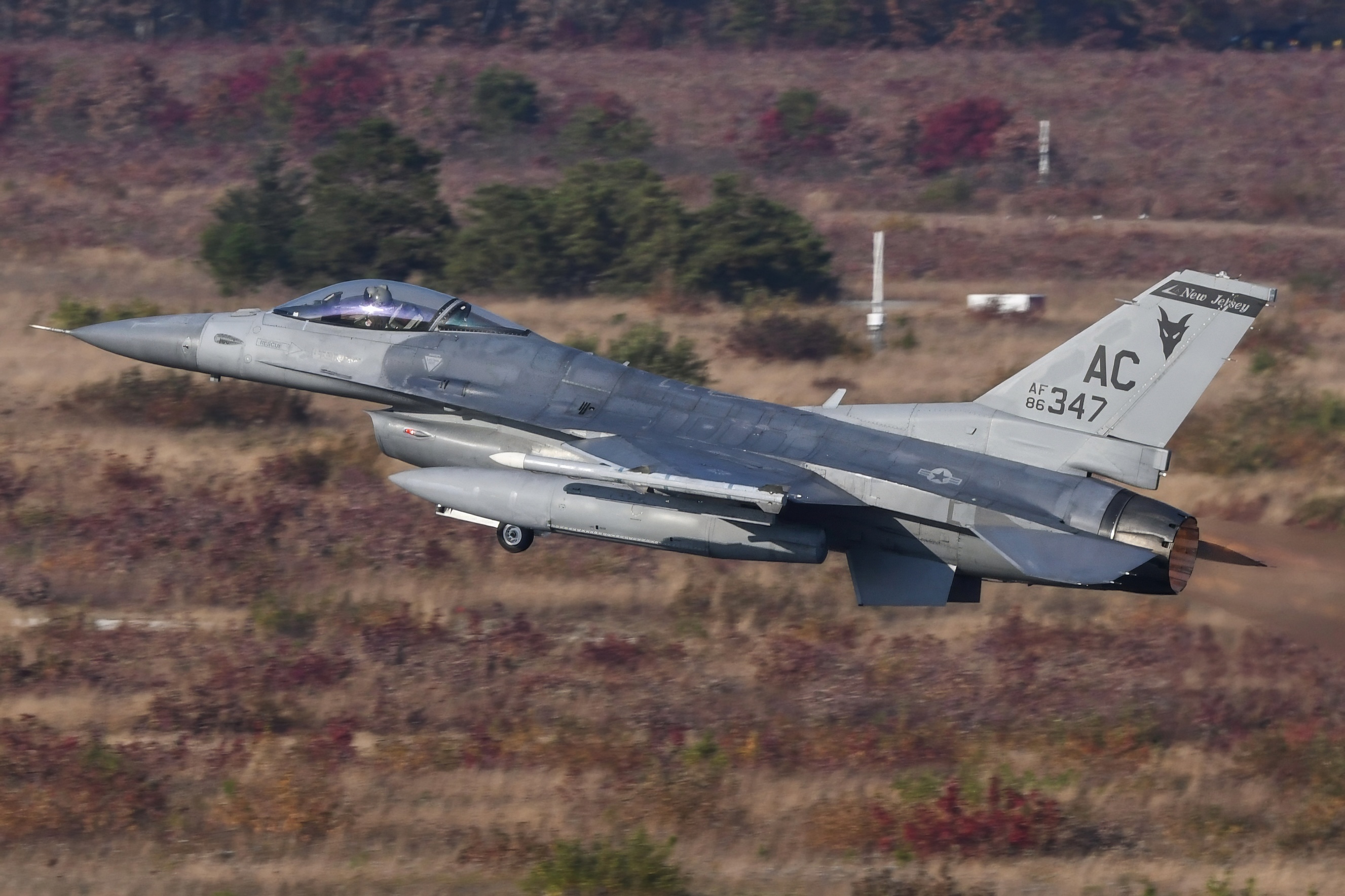 Full size: USAF - United States Air Force General Dynamics F-16 Fighting Falcon 86-0347 at Atlantic City International Airport